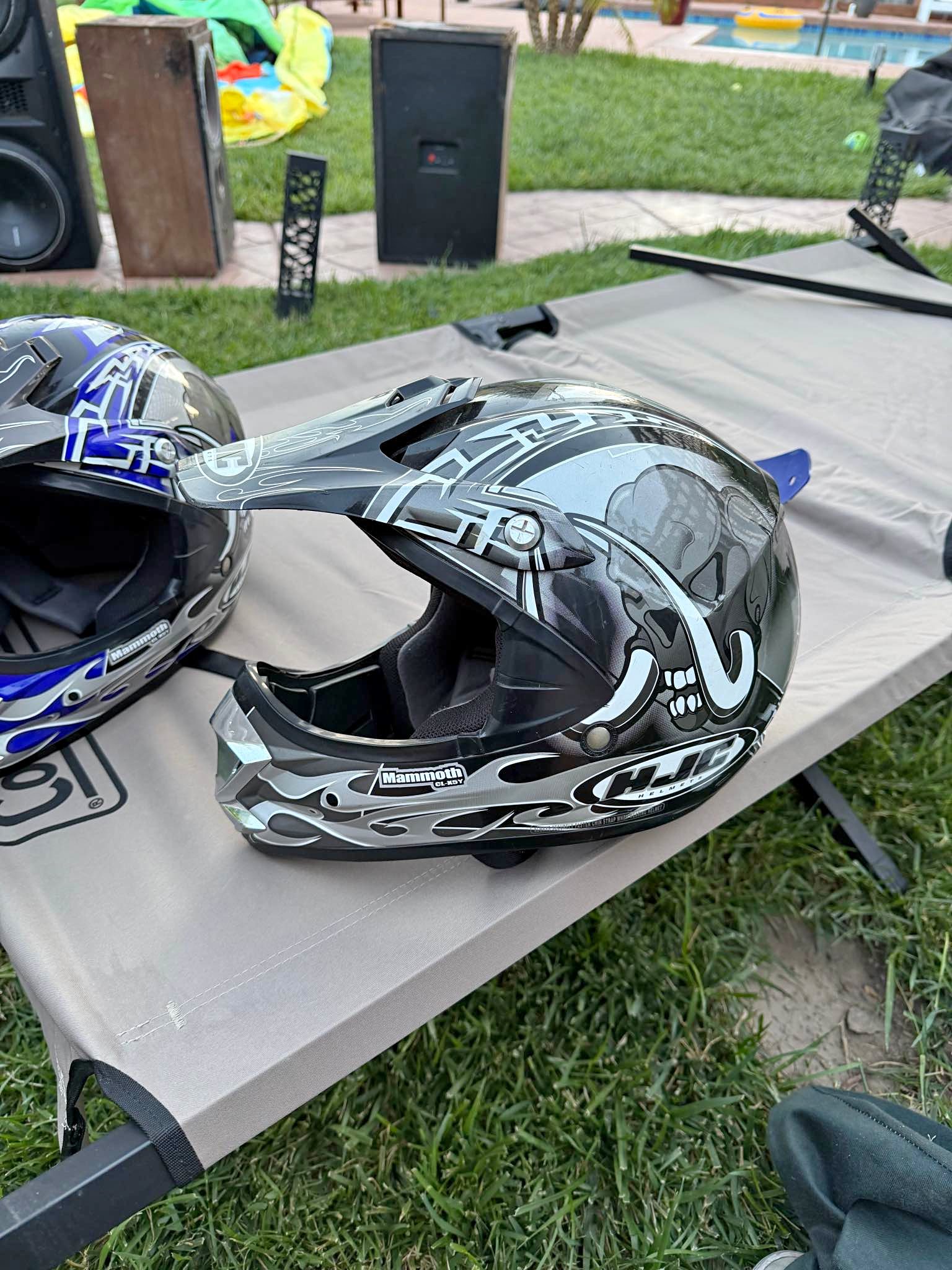hjc cl x5y mammoth medium mx helmets Solid Youth CL-XY 2 Motorcycle Helmet HJC has created a true youth HJC CL-X5 MAMMOTH