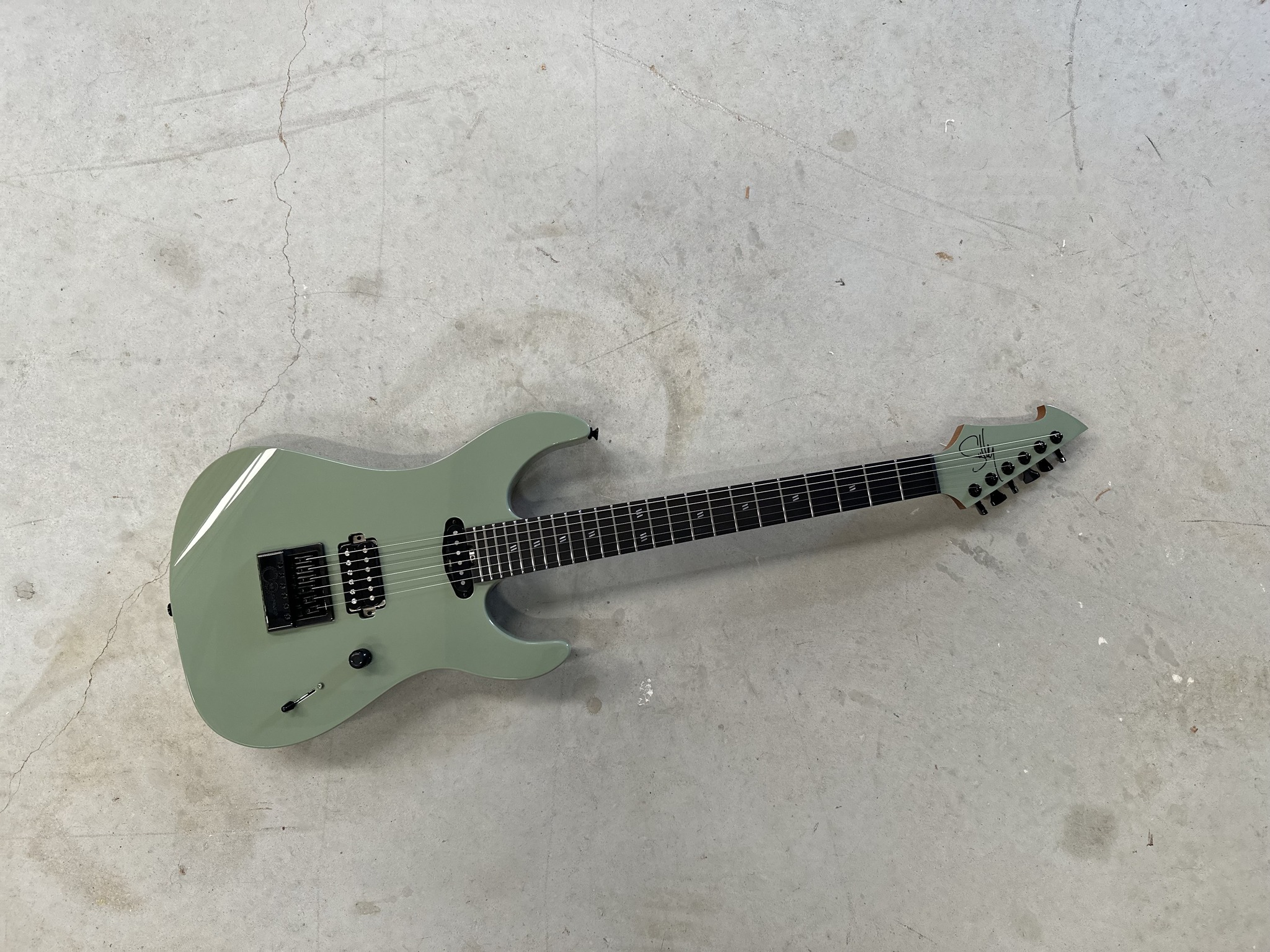 Our friends at SAITO GUITARS have another cool EverTune model