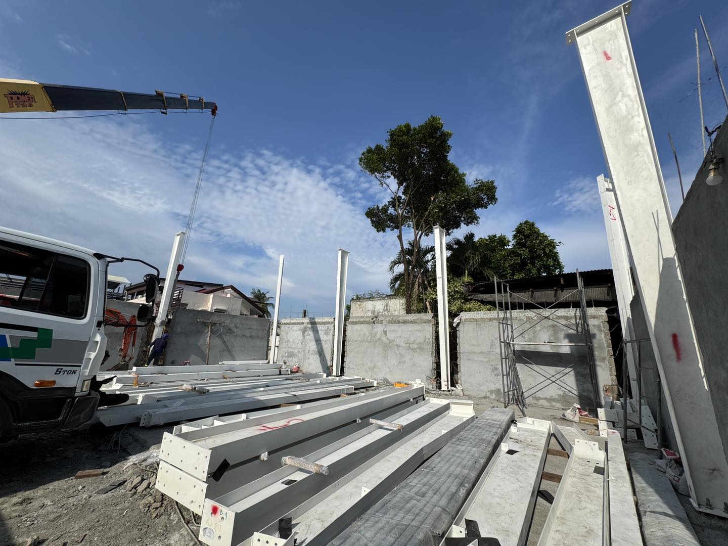 Resari Architects / RAiD Builders | Central
