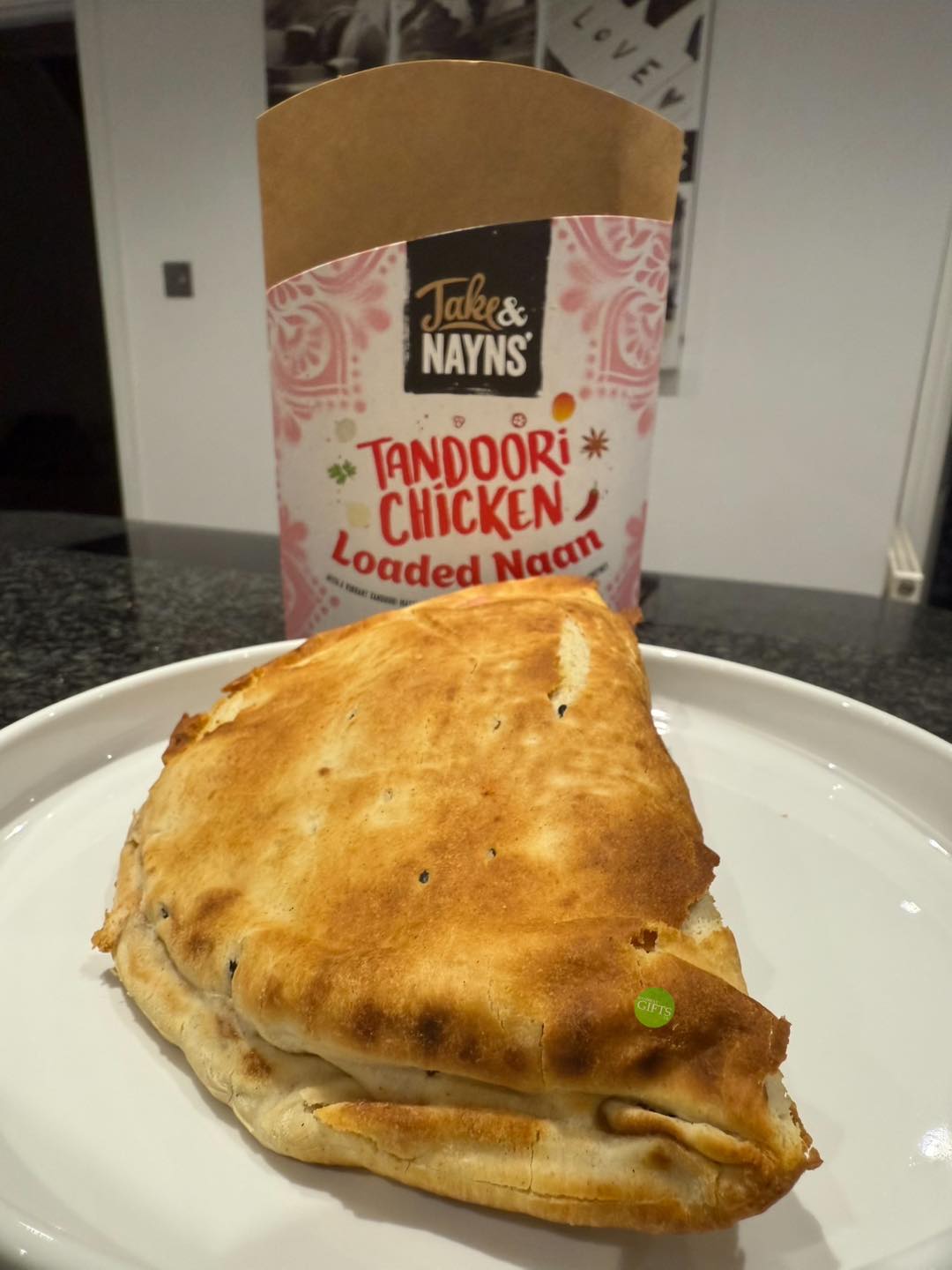 Here’s a much closer look... - Dansway Gifts and Bargains UK