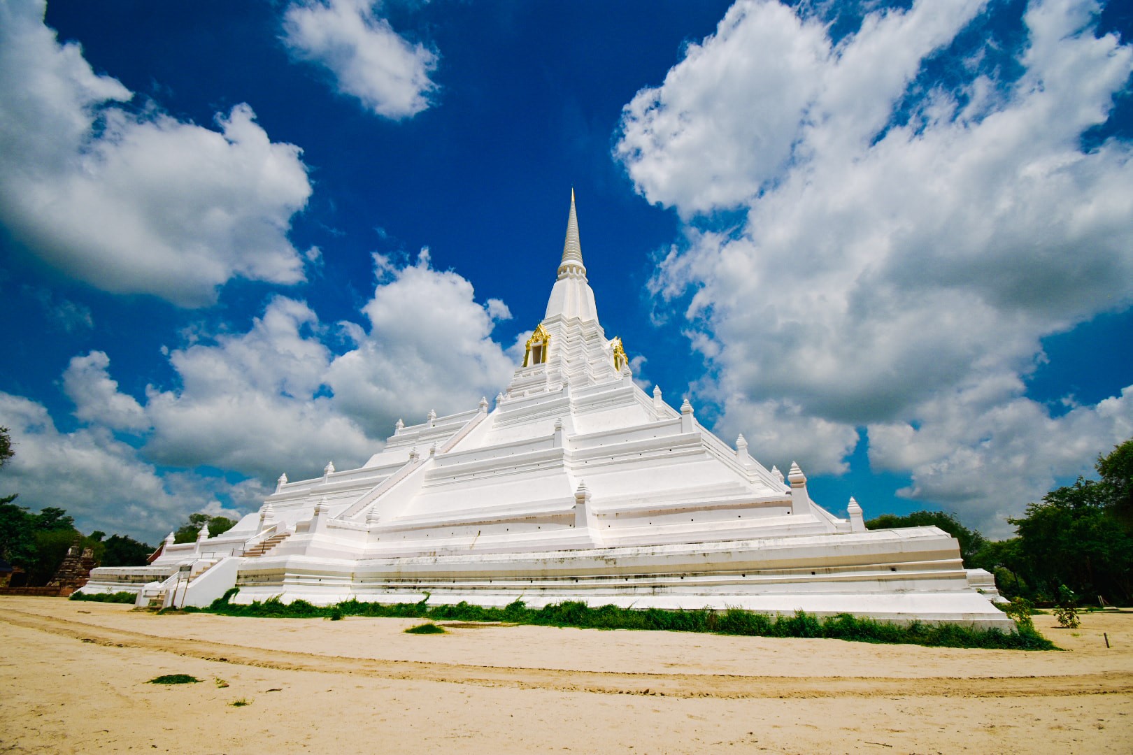 Go-Ayutthaya - #วัดภูเขาทอง... | Facebook