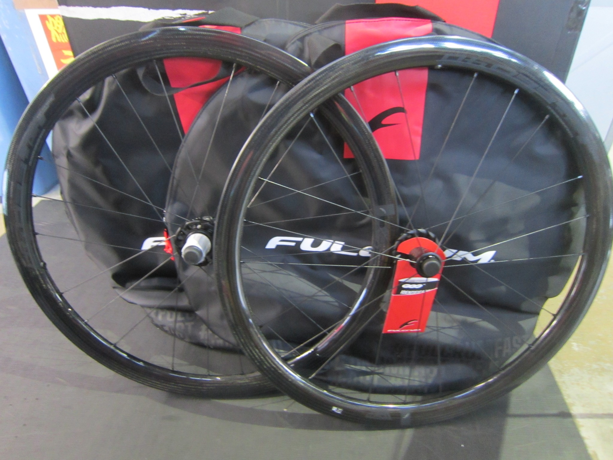 FULCRUM」のカーボンホイール「SPEED 40 CMPTZN DB 2WAY」 40mm