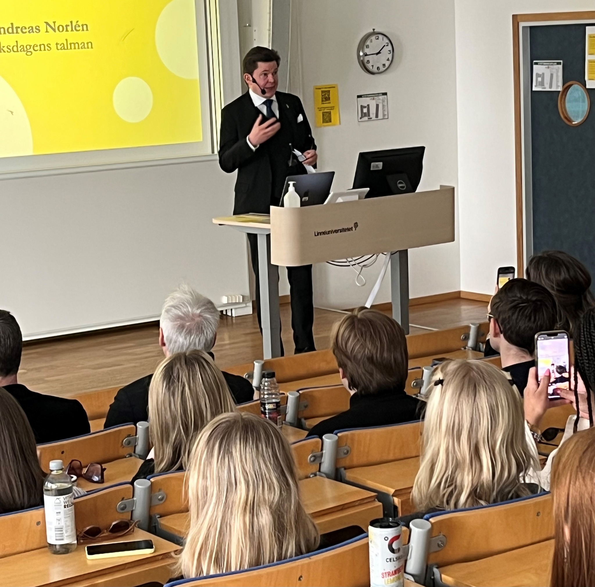 Länsstyrelsen Kalmar län - Talmannen håller en presentation på temat ...