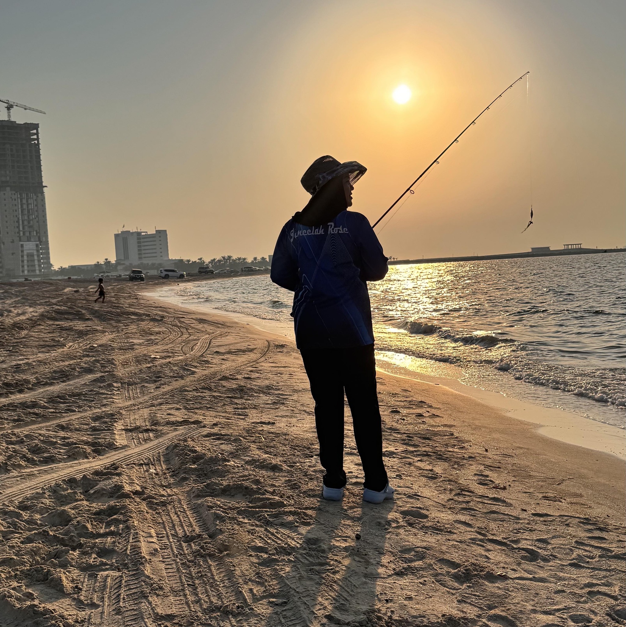 Pero alam mo kung ano talaga ang kulang? Sana may fishing rod din ako ...