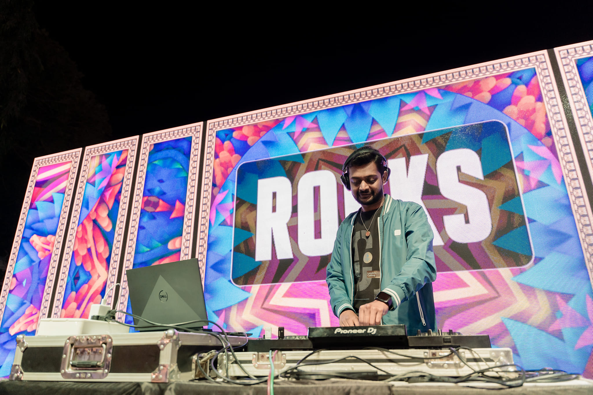 DJ ROCKS