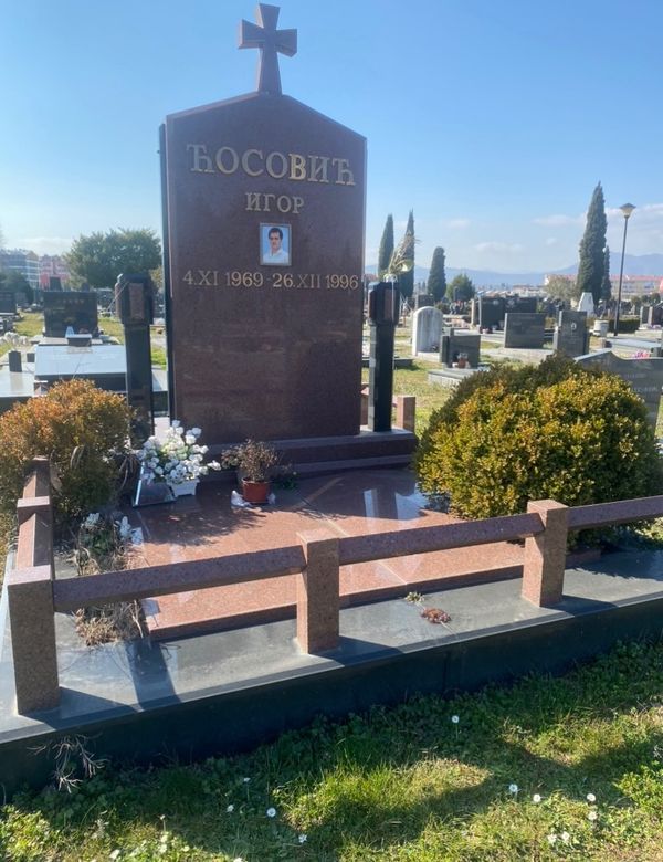 Legende devedesetih - Spomenik Igora Ćosovića | Facebook