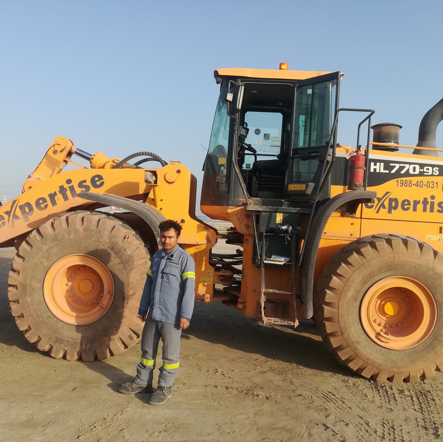 Loader operator in saudi Arabia - Home