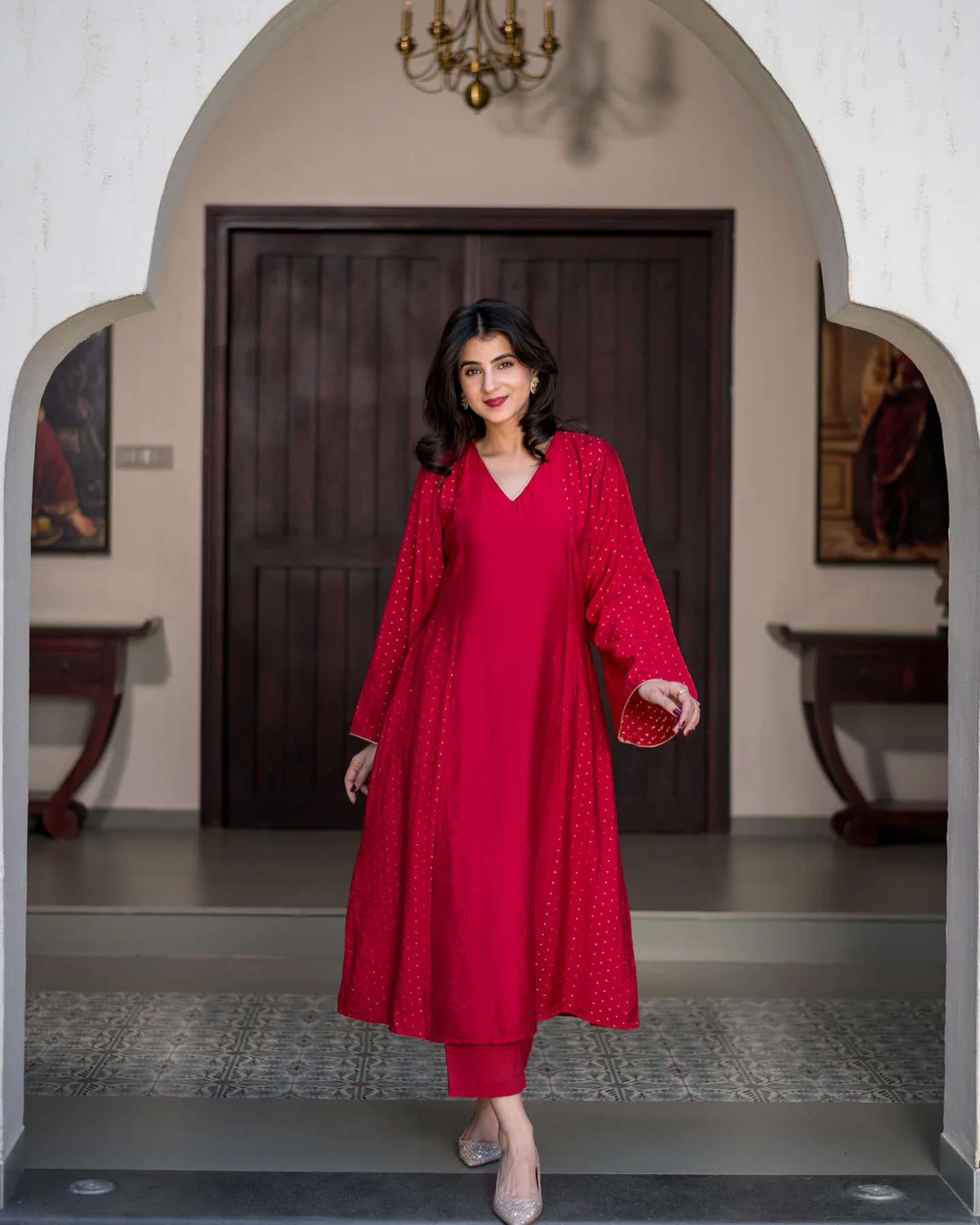 indian dress code for ladies Did someone say chic? 🤪 I'm an Indian girl through and through, so there's no way I can't do my take on the this ❤️ Tell me which look Festive Dress