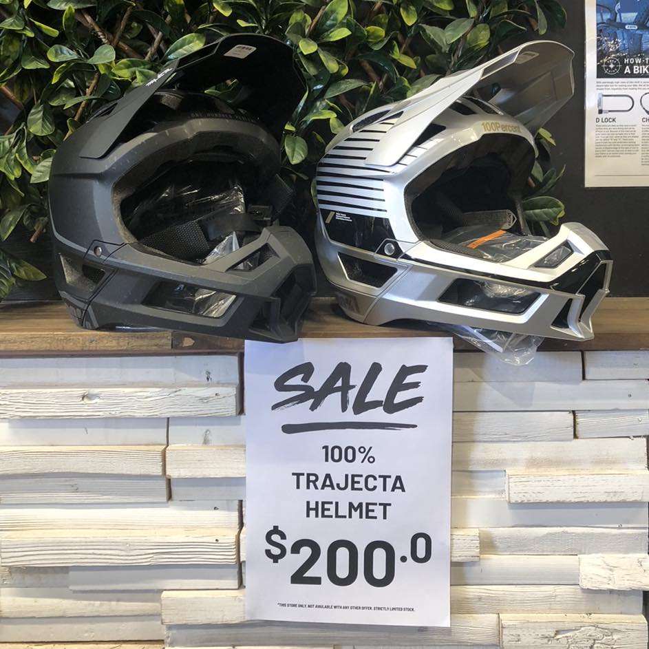 arai corsair x ghost helmet Corsair-X Tatsuki Adult Street Motorcycle dramatically improved airflow and Westt Full Face Motorcycle Ship_group:OVERSIZE Size:11/12