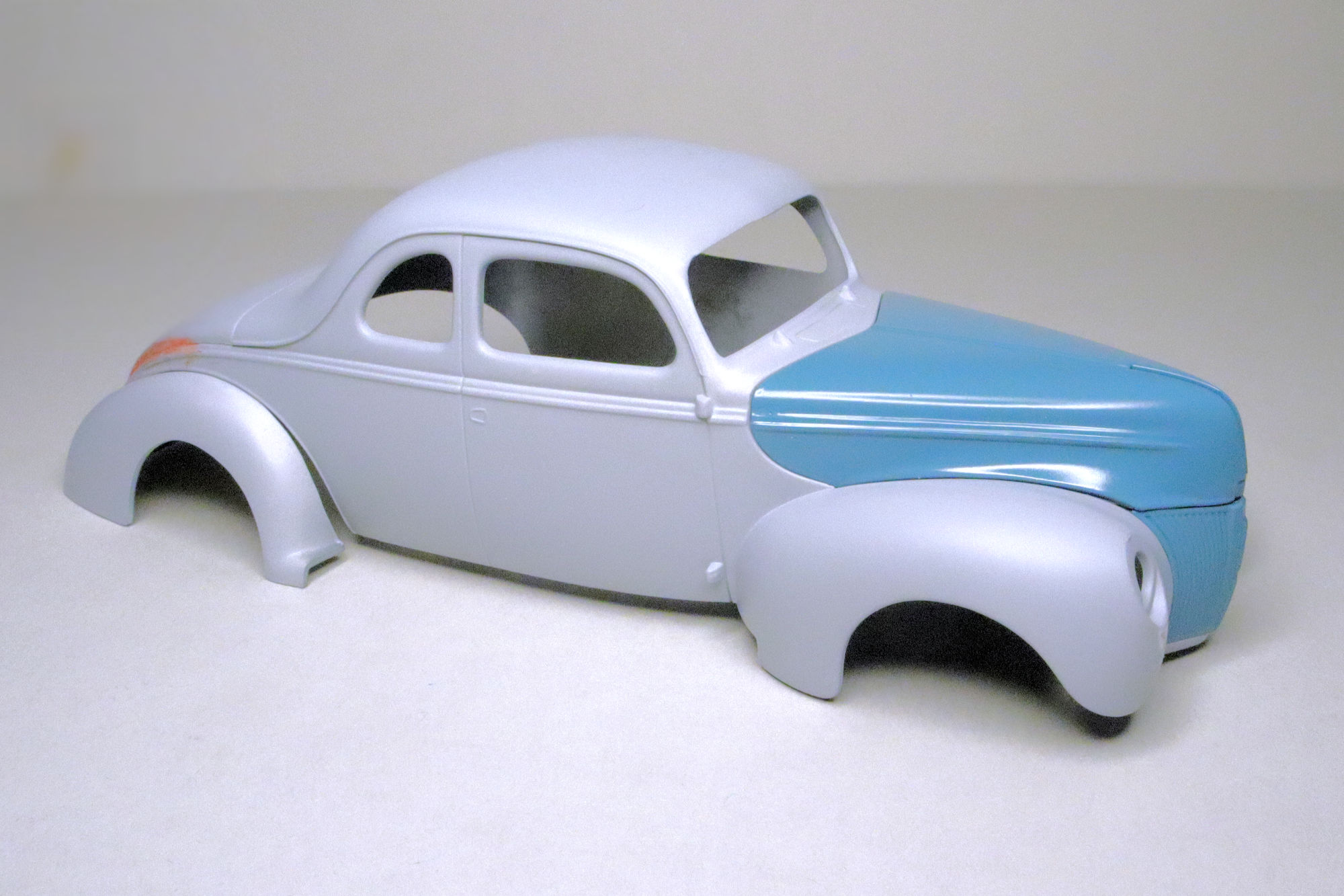 Building Revell's 1:25 '40 Ford Standard Coupe chassis