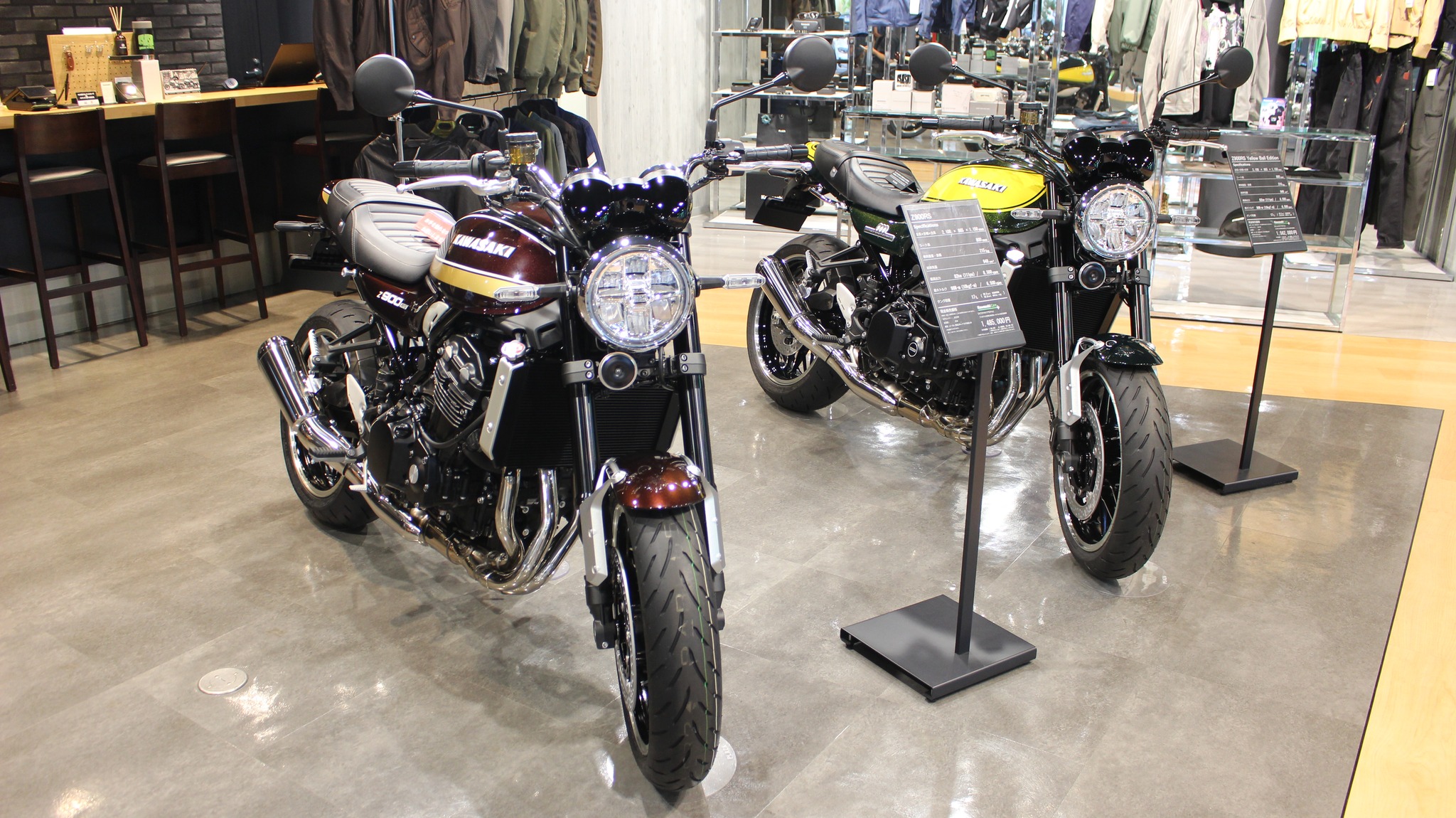 こんにちは。 カワサキ プラザ博多です。 2025年モデルのZ900RS 