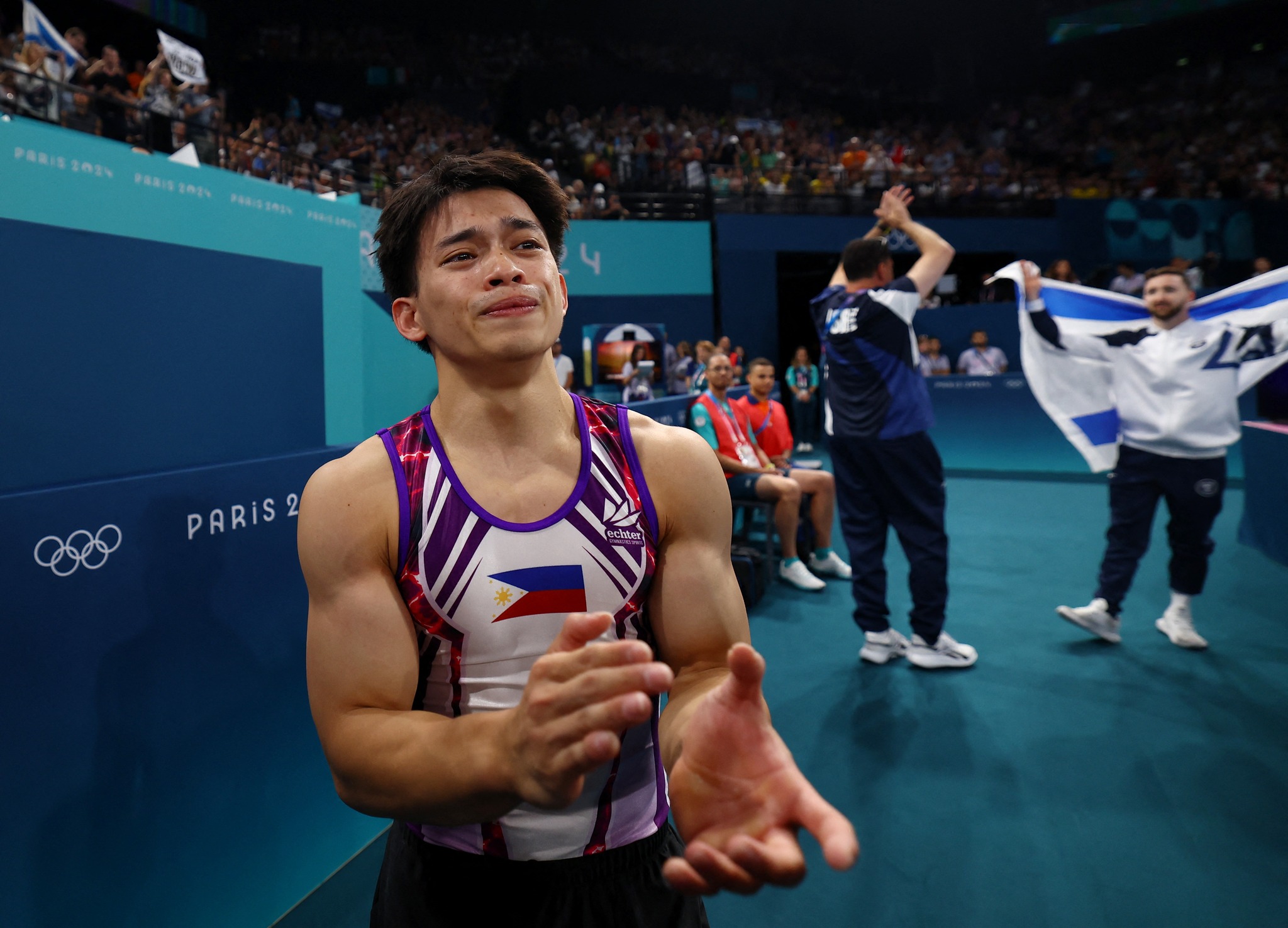 GMA - We’re crying with you, Carlos 🥹🇵🇭👏 IN PHOTOS: Carlos Yulo breaks ...