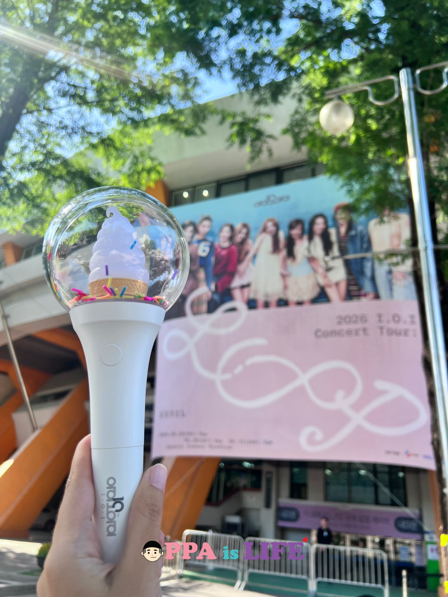 Guess who's seeing I.O.I later!! 🥹 The new lightstick is so cute