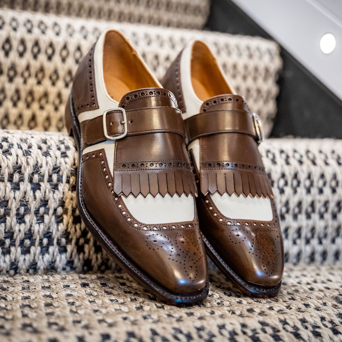 The closed-toe woven #Kelsey #sandal is a fusion of British  display picture 1
