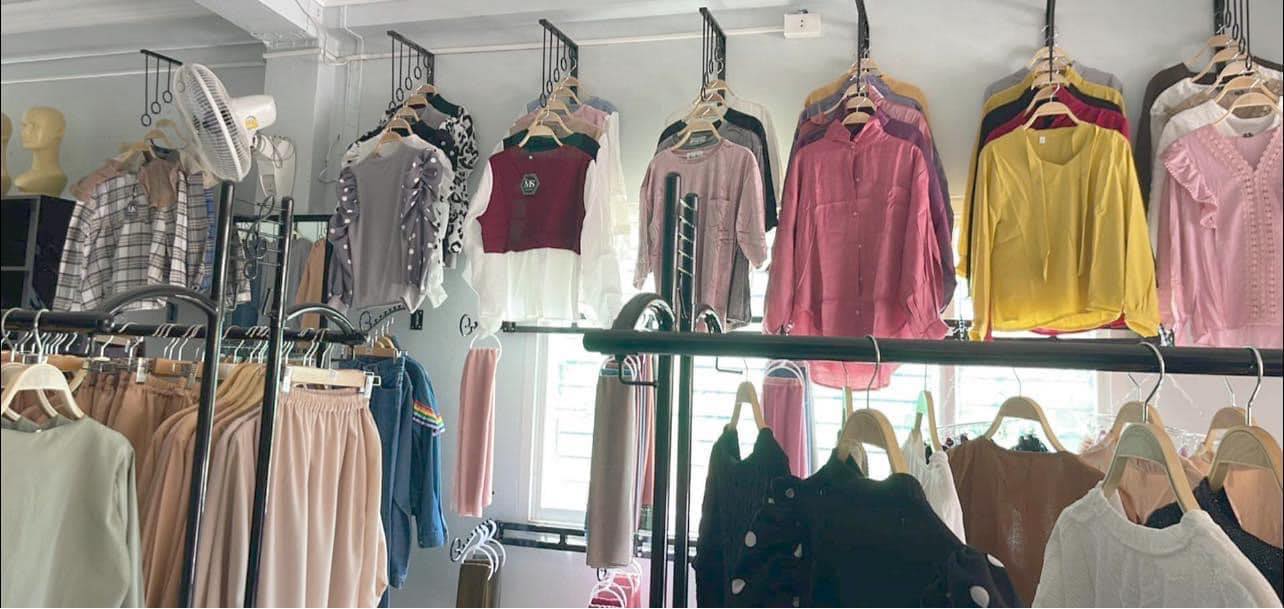 เสื้อผ้าผู้หญิง by Ay Shop