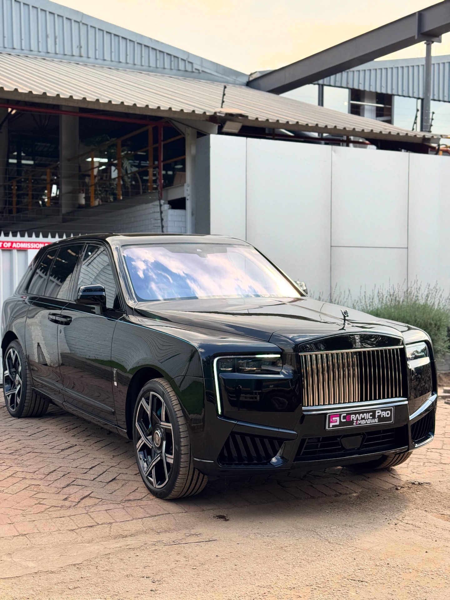 Top-spec Rolls Royce Cullinan Black... - Spraytech Zimbabwe | Facebook