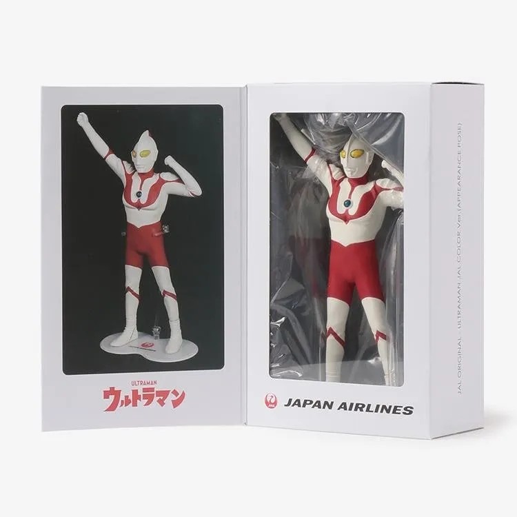 ✨ Ultraman is now available as a JAL limited color figure painted