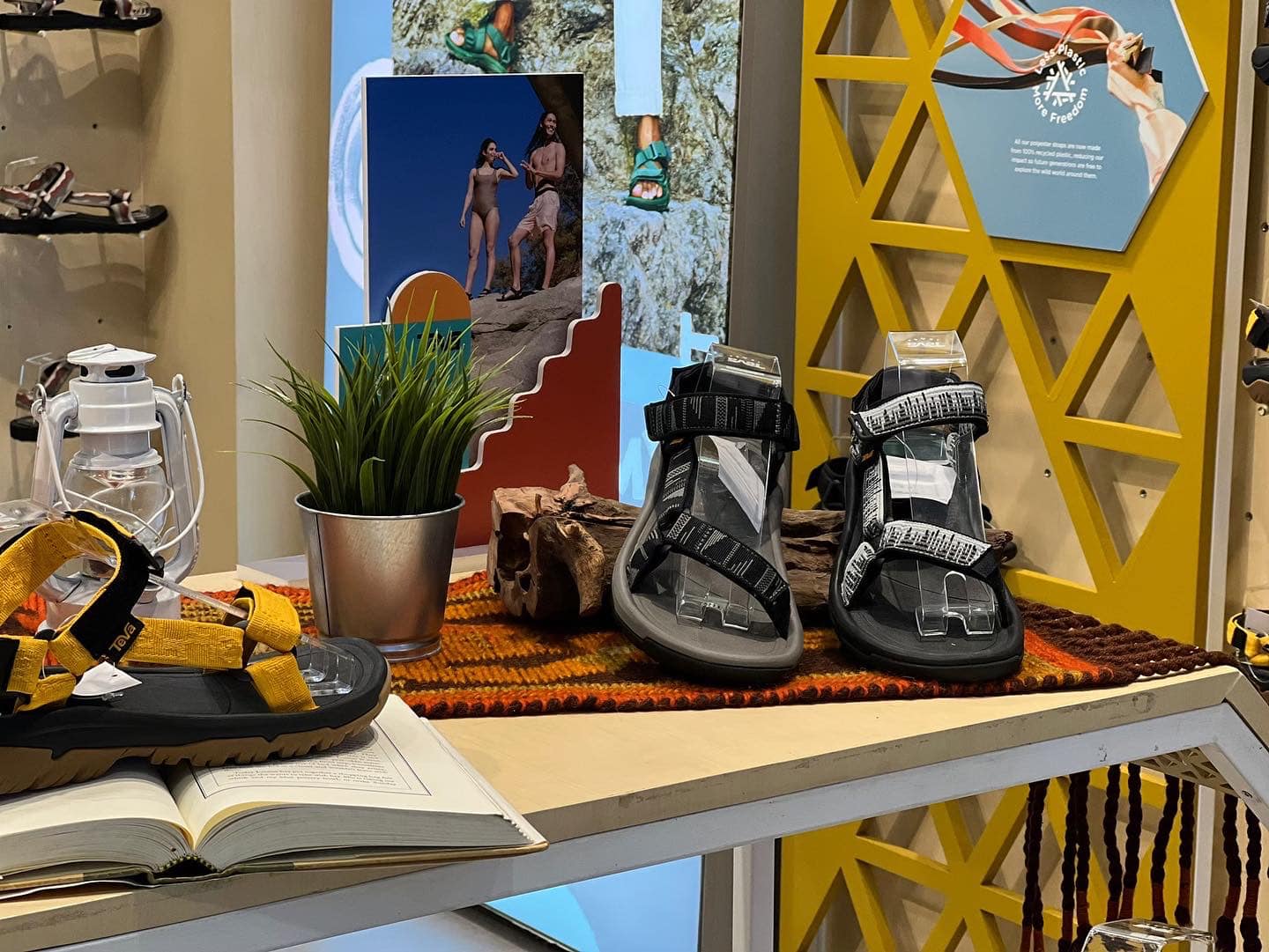 NB-Group - “ TEVA VINTAGE IN STORE PROPS