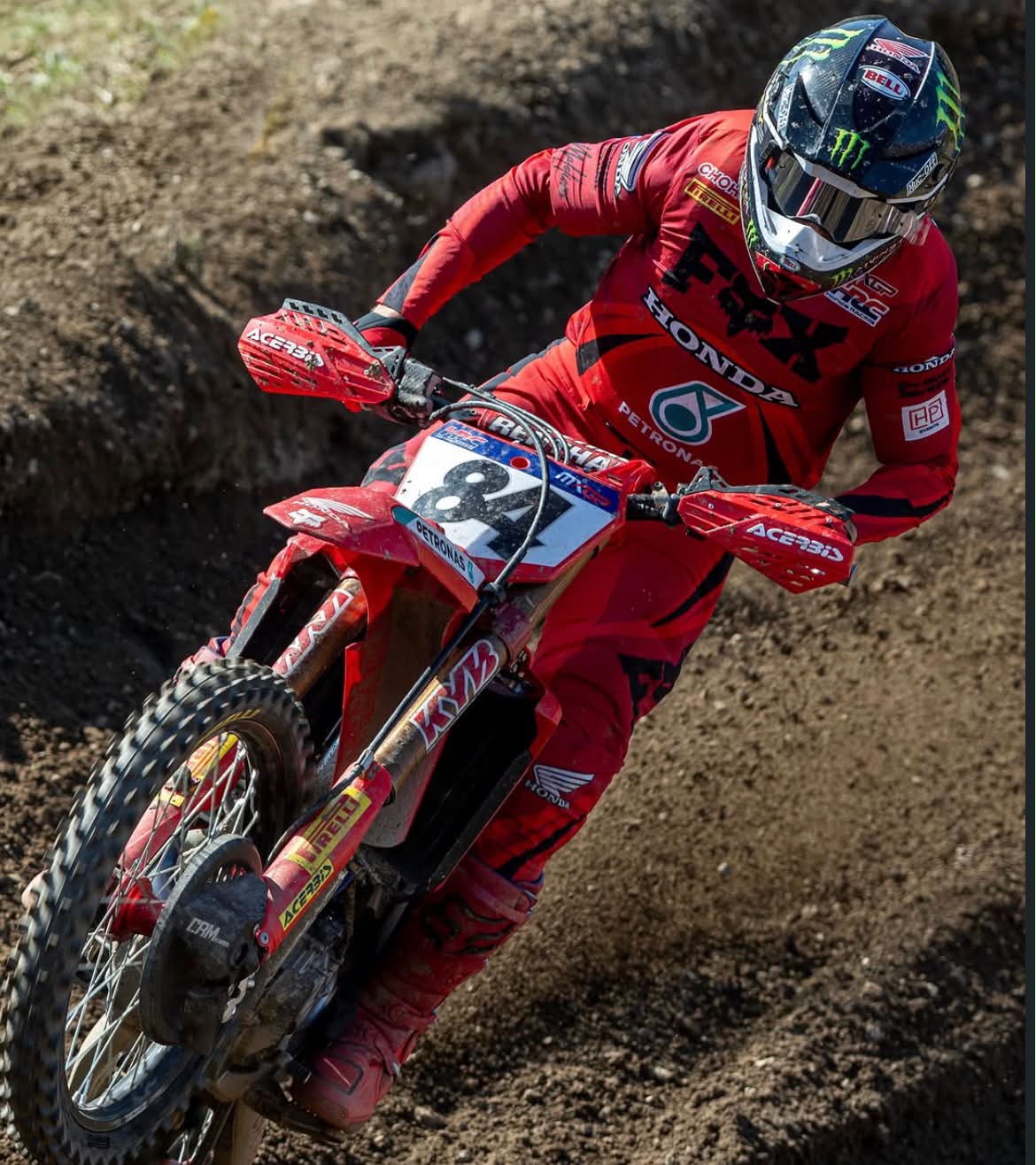 Jeffrey Herlings Dominates MXGP Race 1 at Loket and Takes Over the