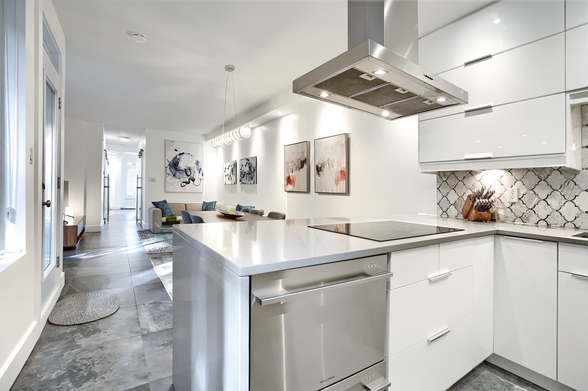 Rare Spacious Condo - Location Location Location
