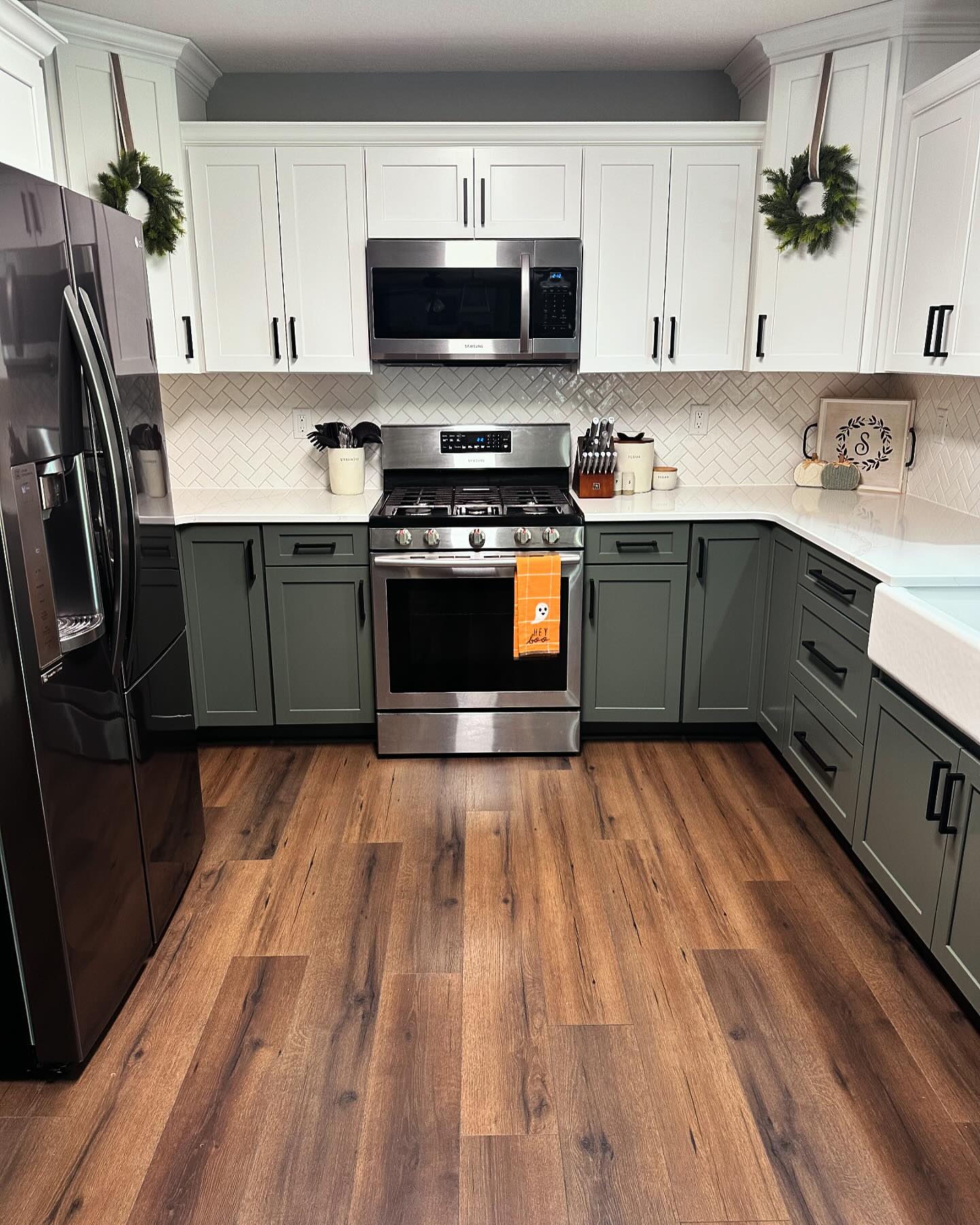We absolutely love this... - Chicago Street Decorating Center | Facebook