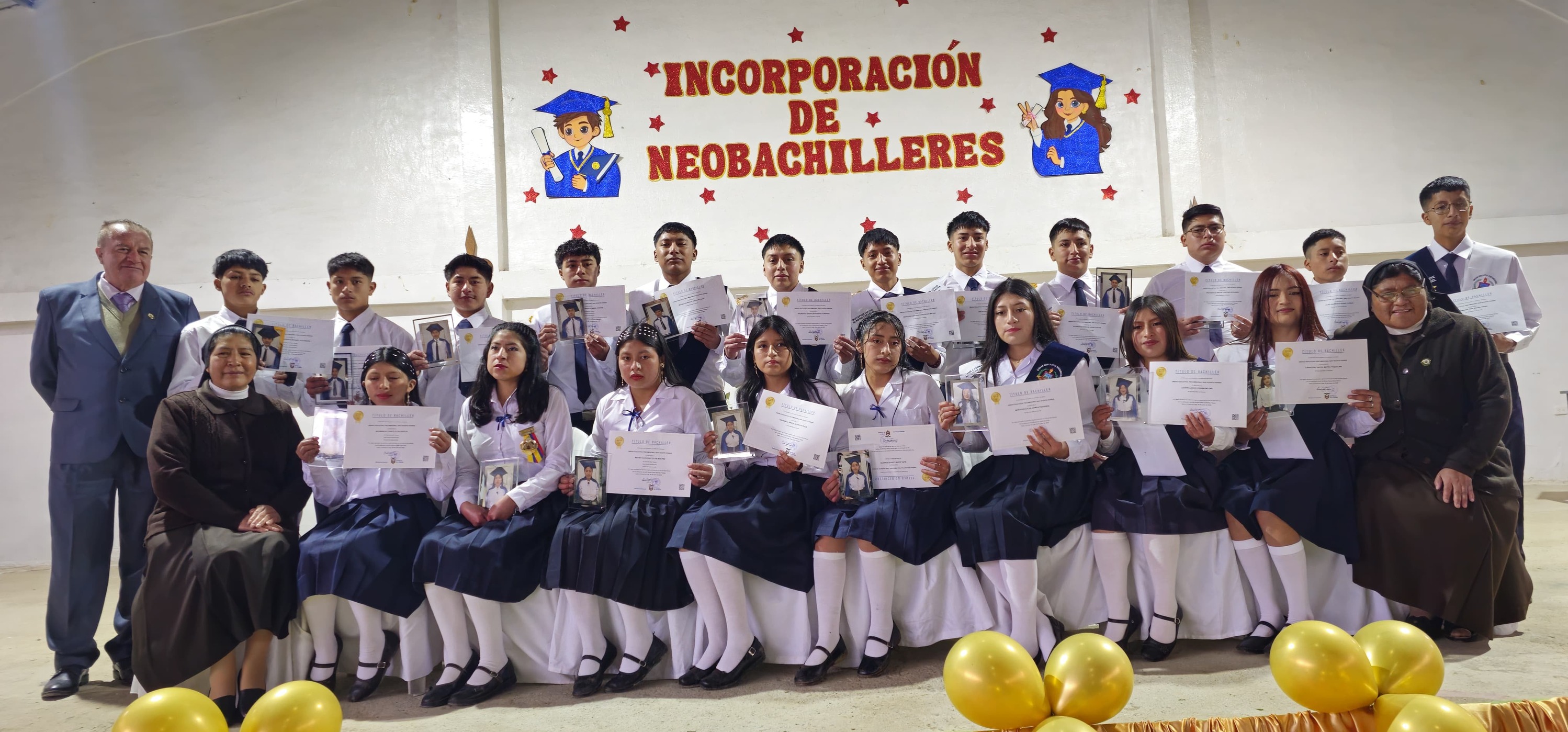 Unida... - Unidad Educativa Fiscomisional 