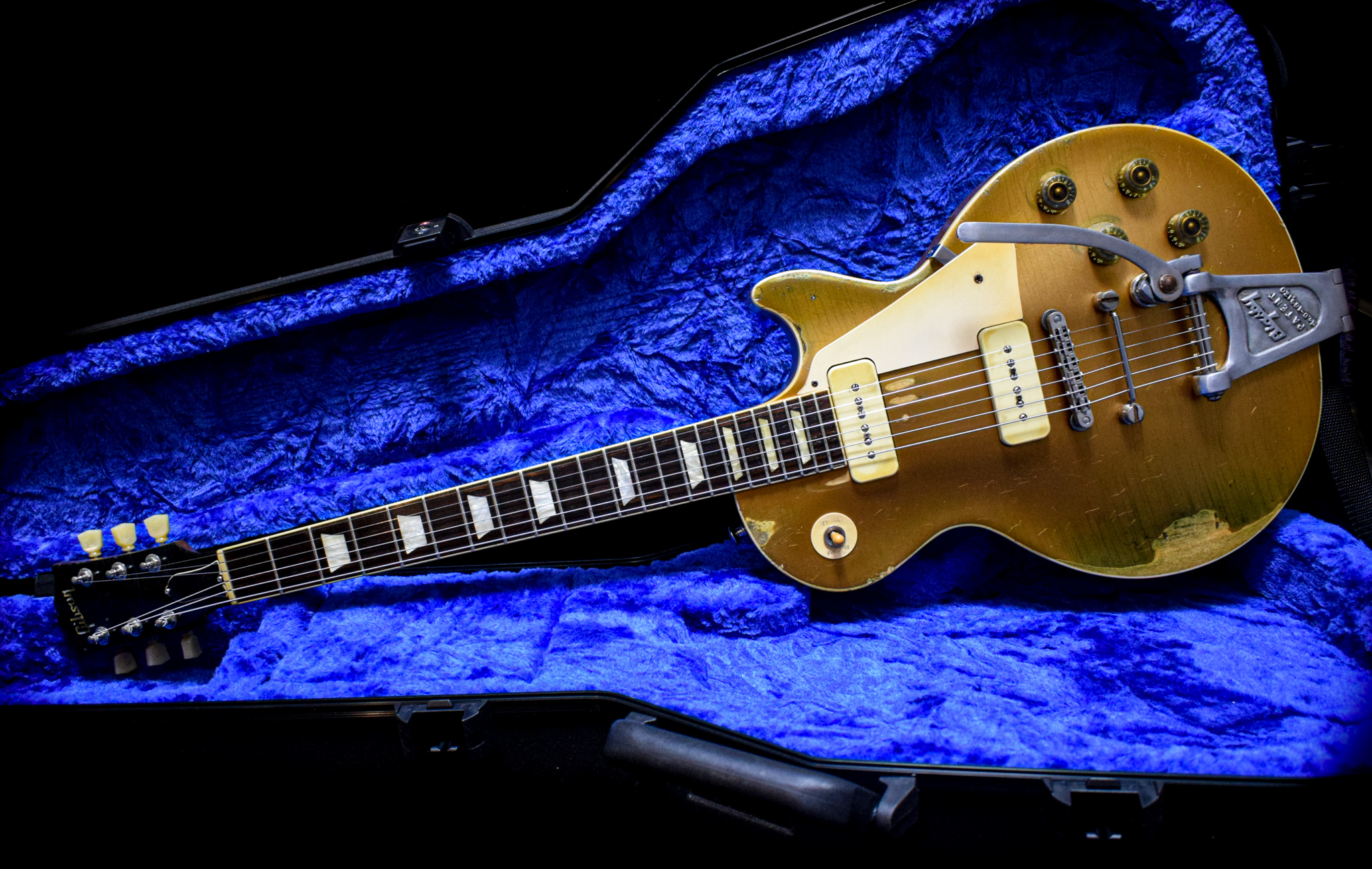 Heavy relic on les paul guitar