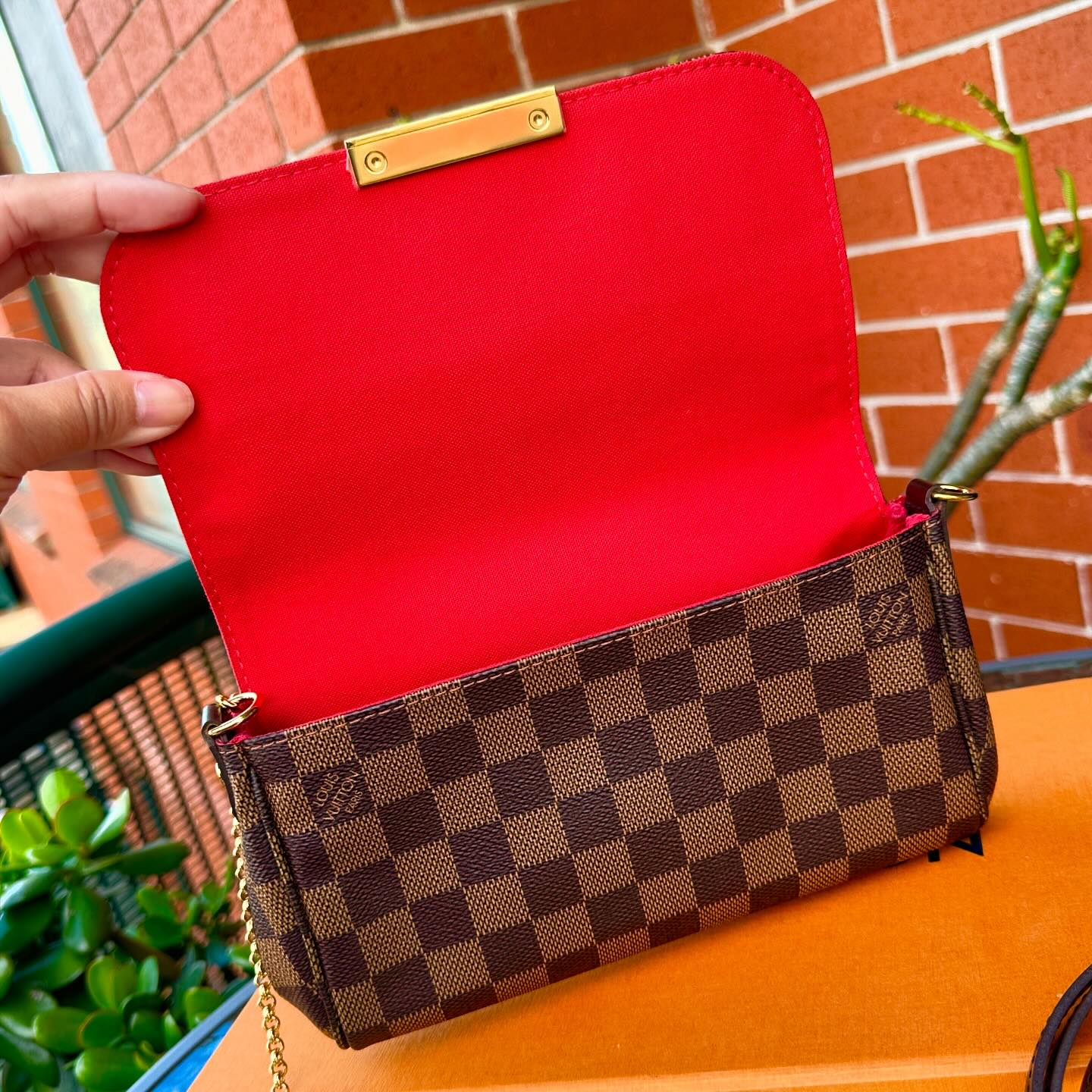 LV LOVER BY P