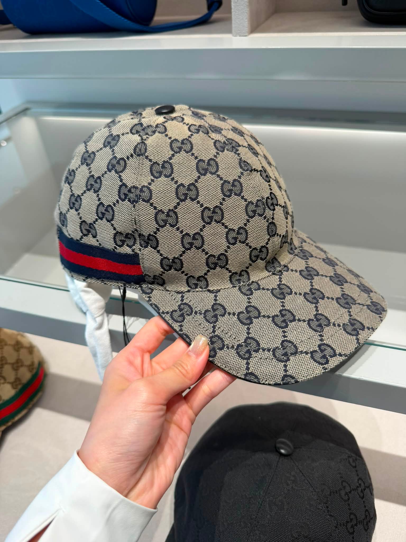 亲自在日本🇯🇵Outlet Gucci打折款🔥🈹 帽子🧢Rm1250💰 Wechat