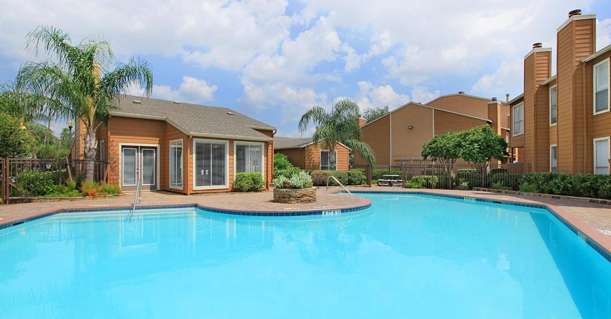 El Sol Del Rio Apartments | Houston TX
