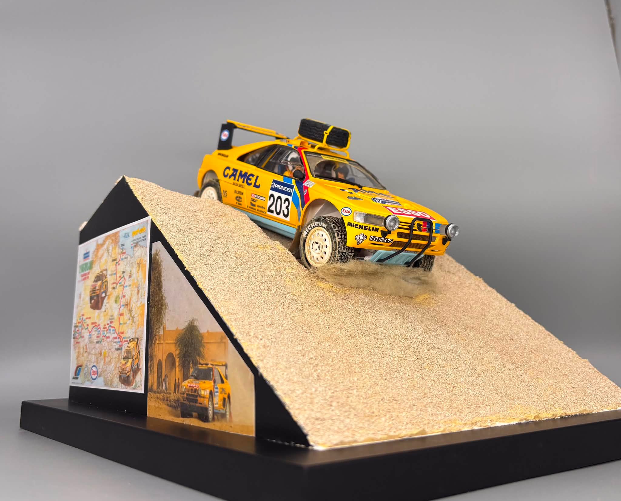 1/24 Tamiya Peugeot 405 T16 GR Dakar rally model kit