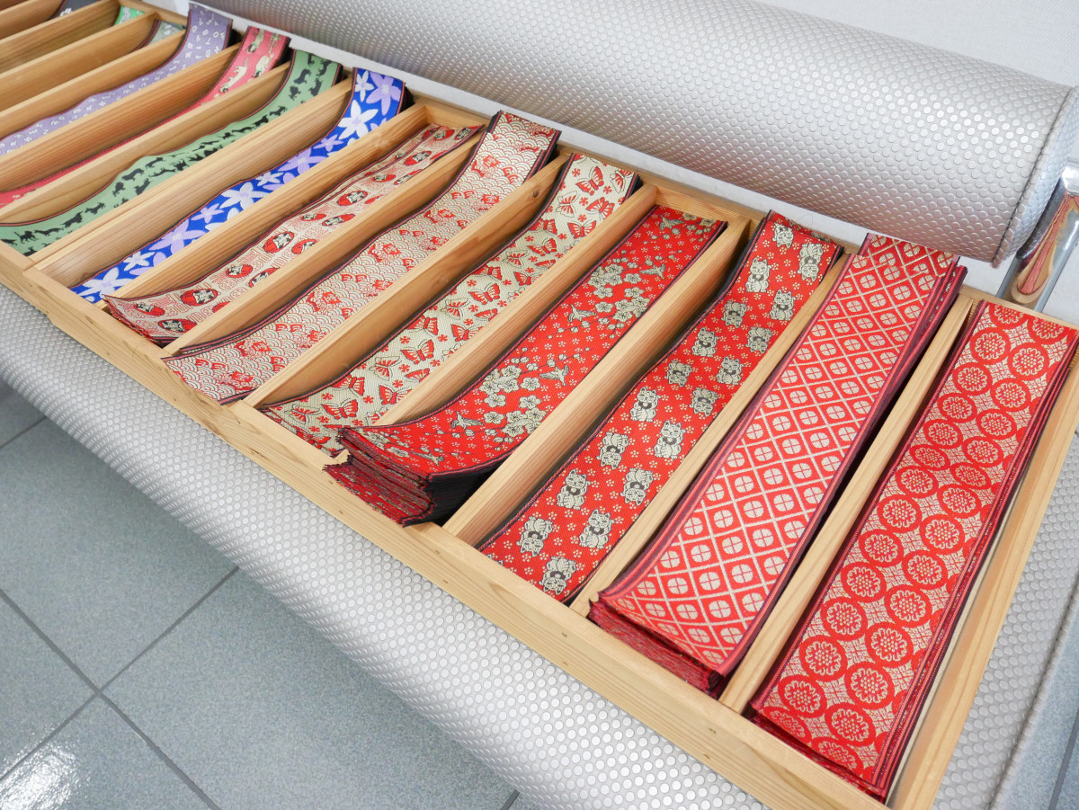 Visit a tatami edge factory and Experience of making a small