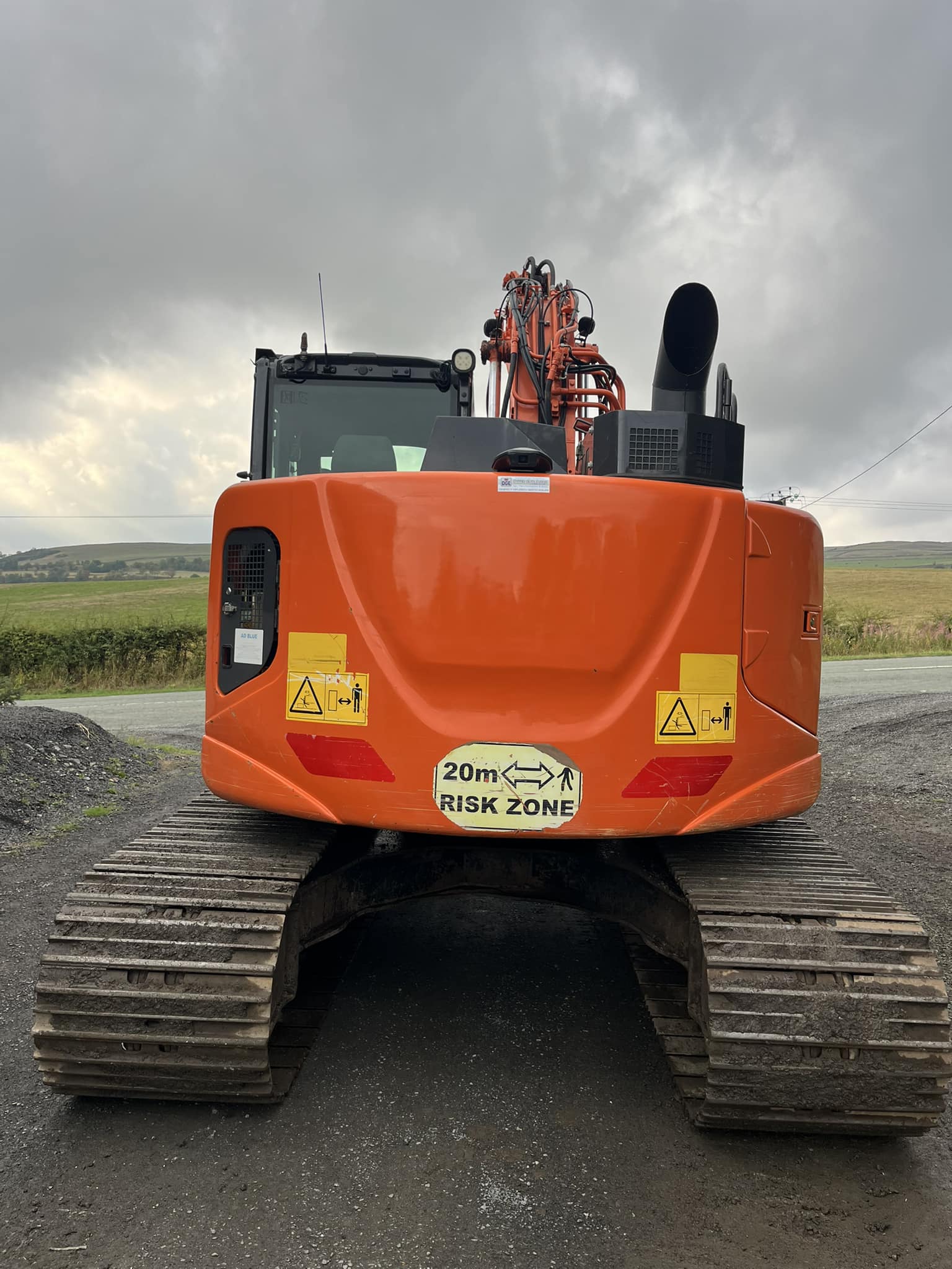 🟠 Just Arrived / Newydd Gyrraedd 🟠 Hitachi 135-6 With Blade