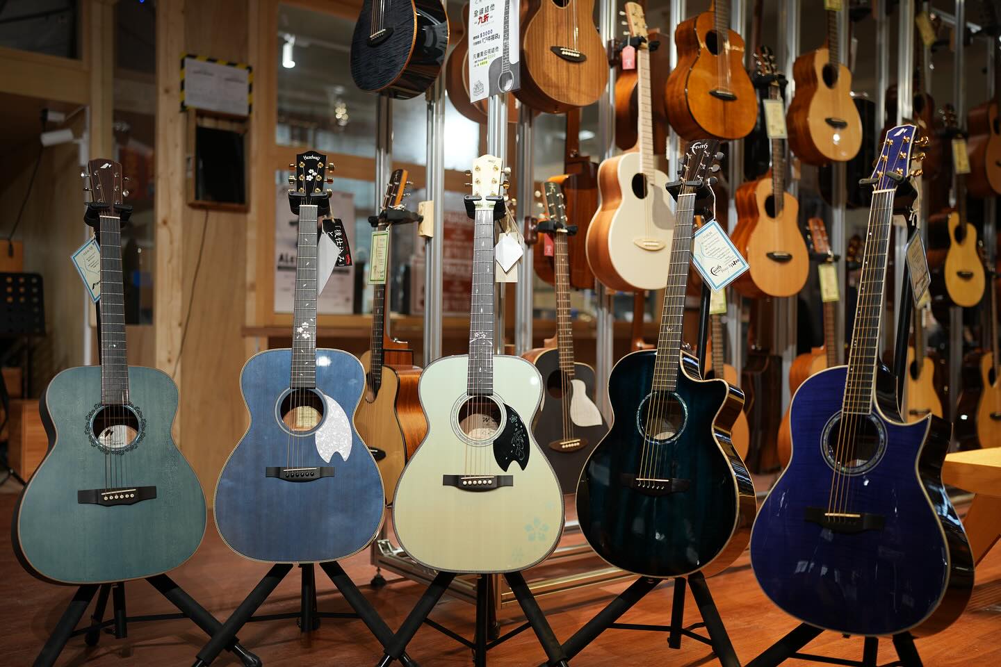 READY #士多好物 Blue Monday！藍色結他！... - HK Guitar Store 結他士多 | Facebook
