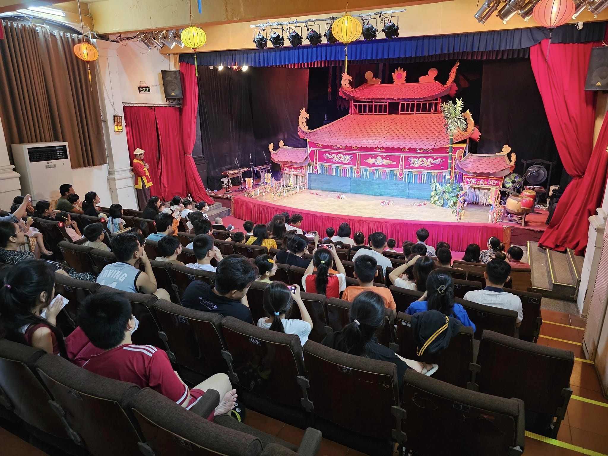 Nhà Hát Múa Rối Nước Rồng Vàng - The Golden Dragon Water Puppet Theater ...