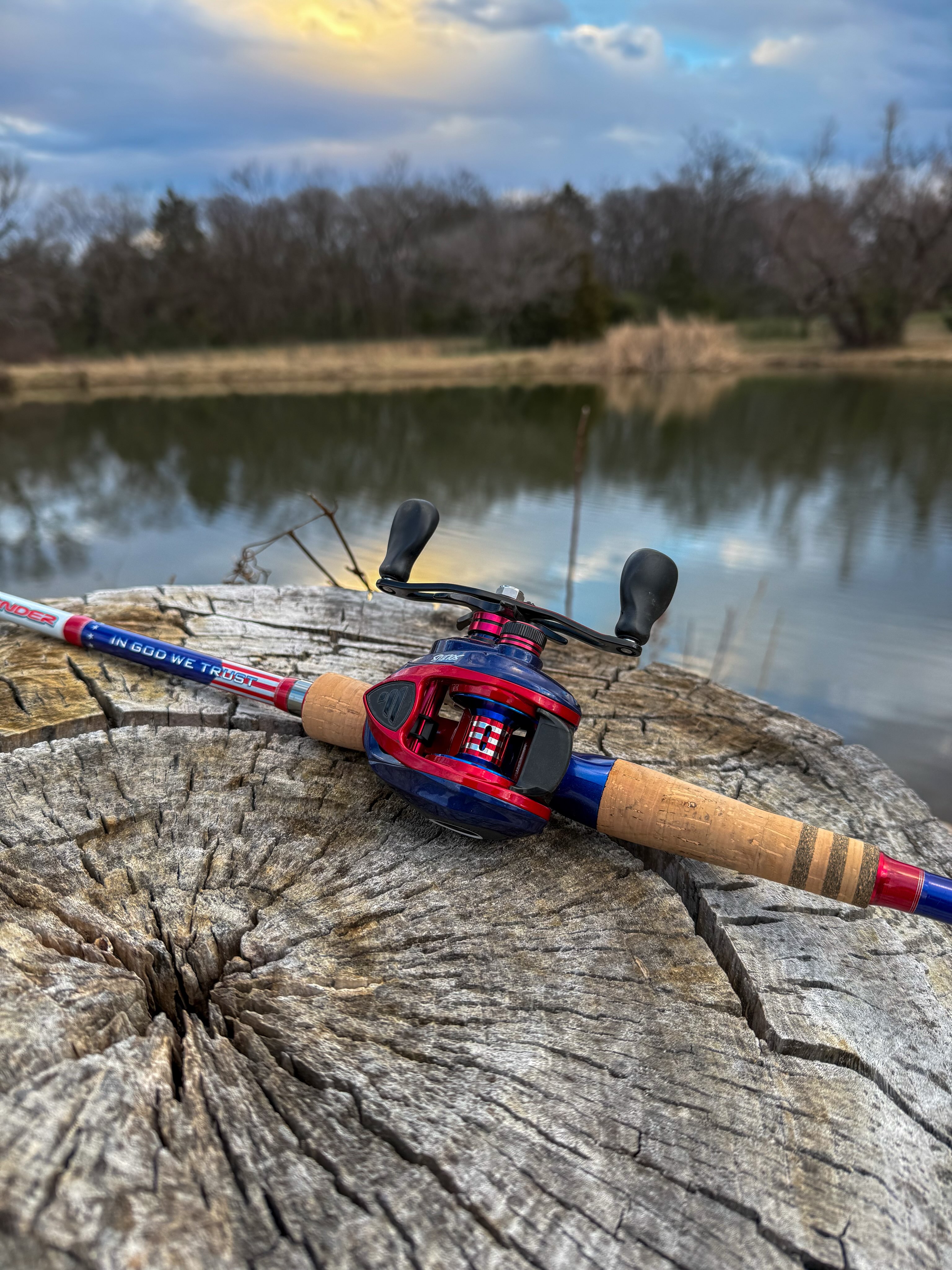 favorite fishing rods and reels OL' Salty Spinning Combo affordable option with ascetically pleasing graphics that will make you proud to be using this pole when you re on the water High quality for a low price is what you get with the LIT Casting reel Favorite Fishing Rods | Thayer