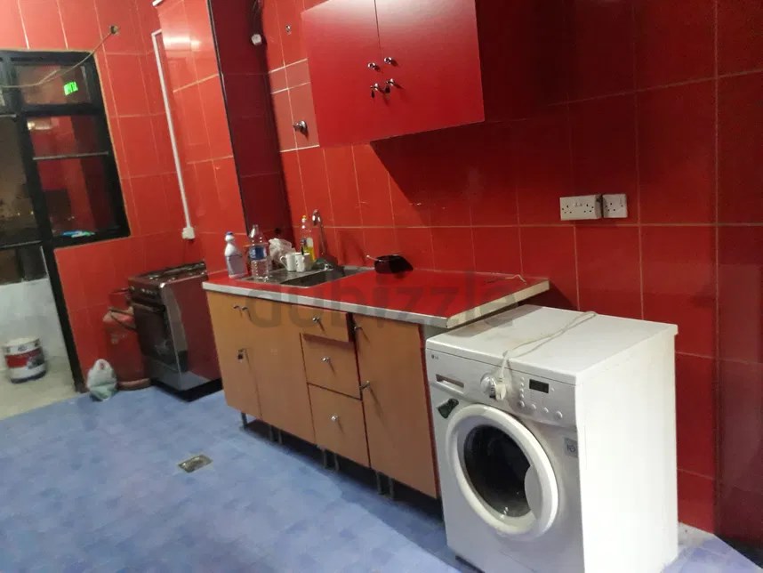Partition for Rent in al Rigga Any Nationality | Dubai