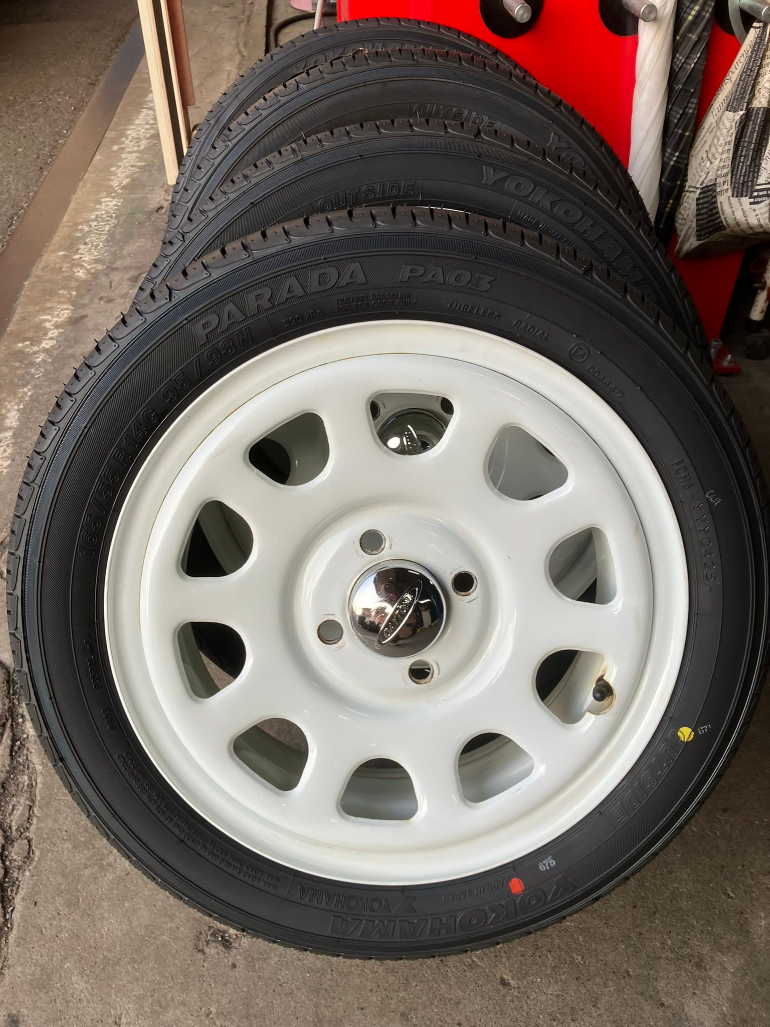 新品のヨコハマタイヤパラダ 165/55R14LT 軽トラ、軽バンなど車検対応 