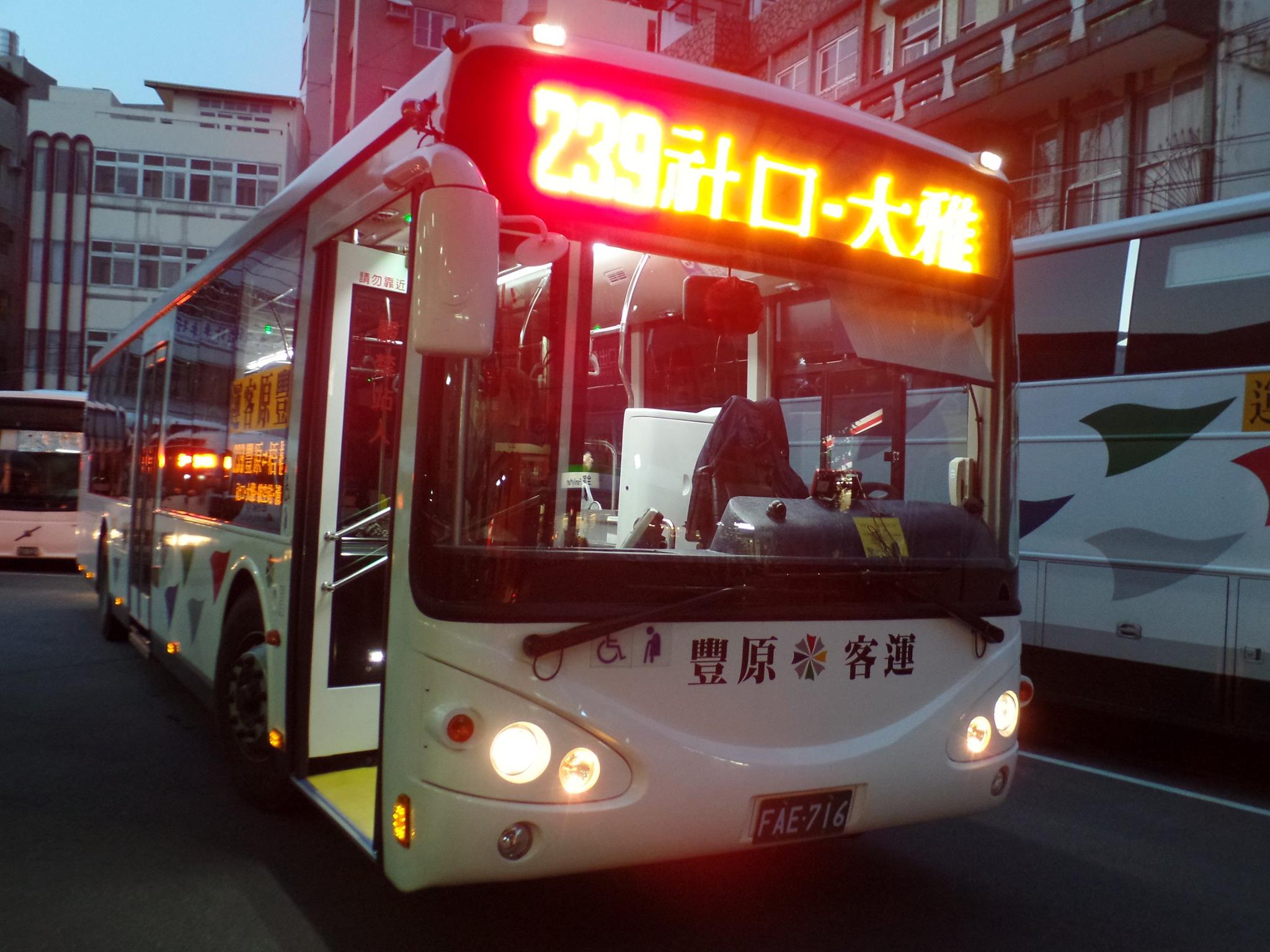 台灣巴士文化討論群 | FAE-716 唐榮車輛 SUNWIN SWB6127HG4LE 285PS 豐原客運 239 豐原-梧棲
