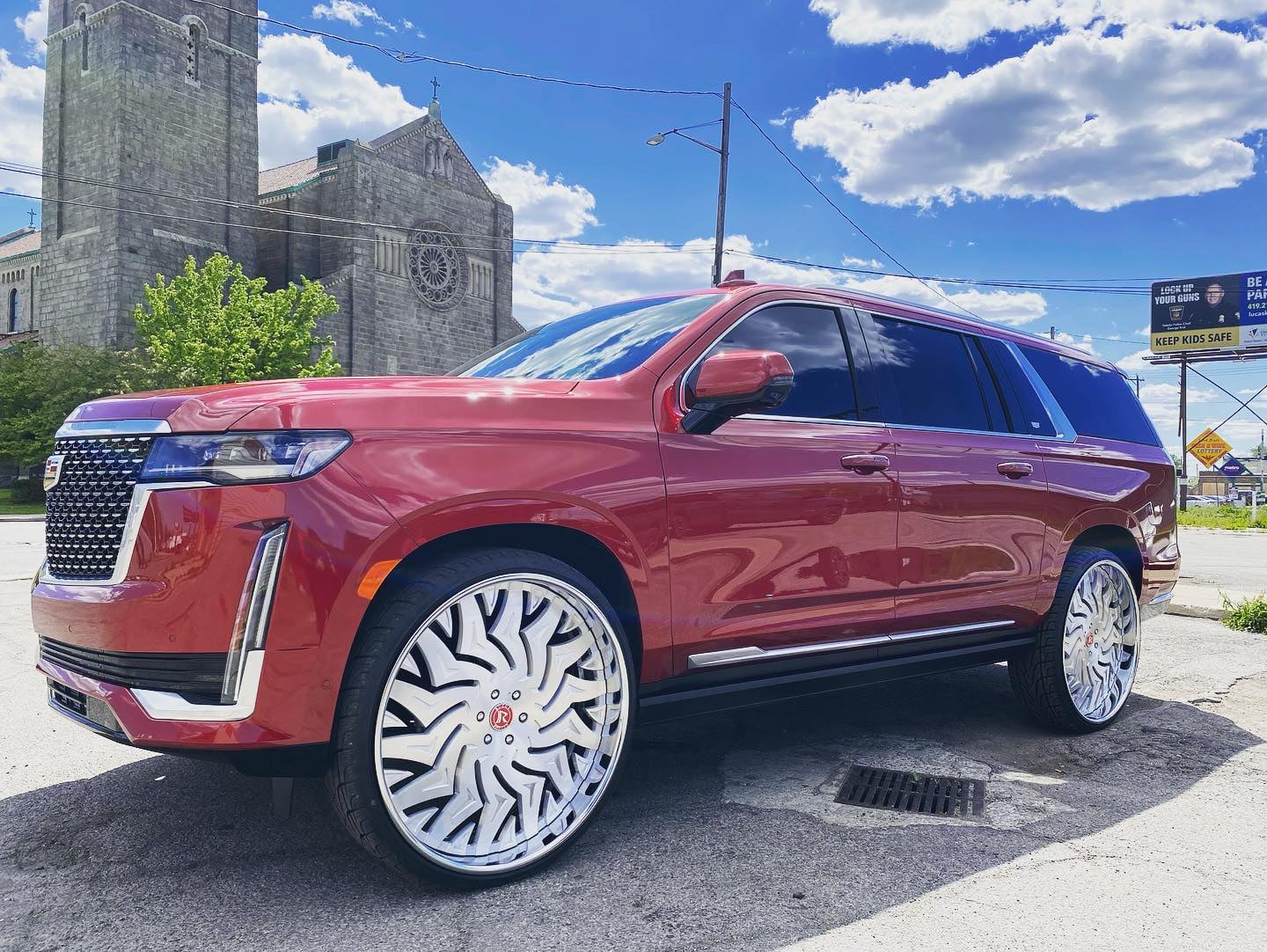 2021 #Cadillac #Escalade on 30”... - Rucci Wheels and Rims | Facebook