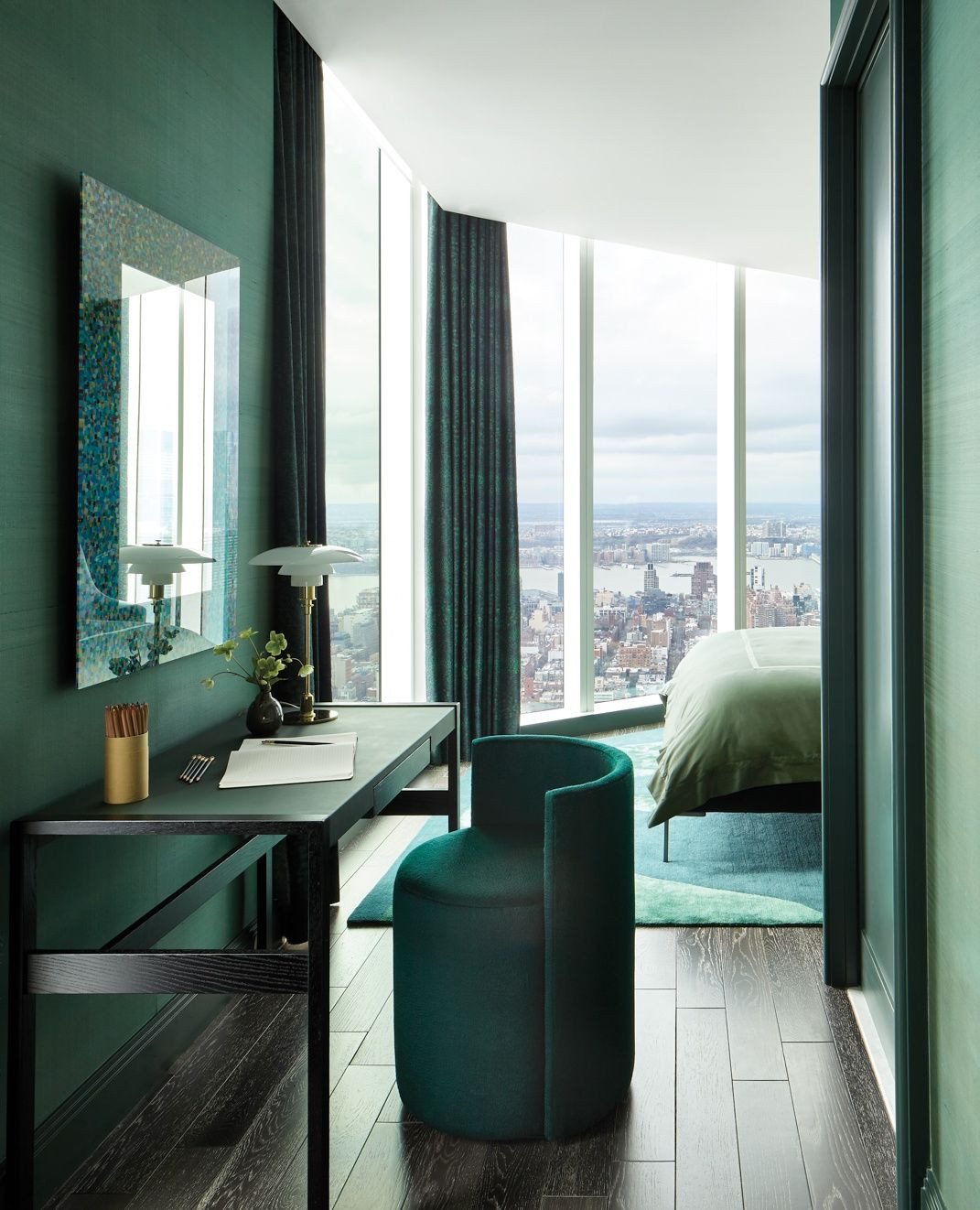 Luxe - High above the streets of Manhattan, an elegant retreat embraces ...