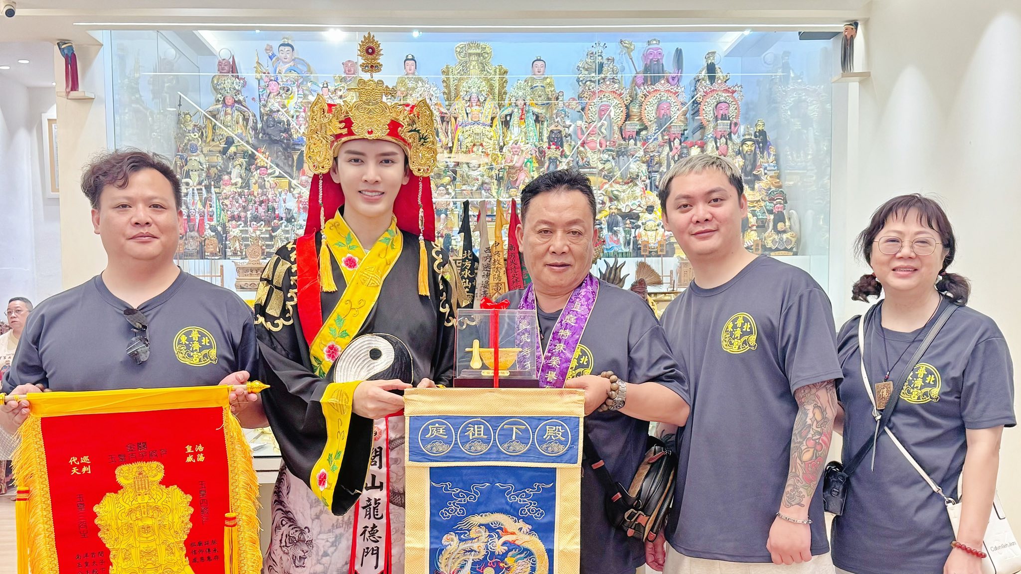 皇梵寺 玉皇太子殿下祖庭 - 💐 感謝台灣彰化【 #員林東北普濟宮 】眾委員們 🌸 跨國前來... | Facebook