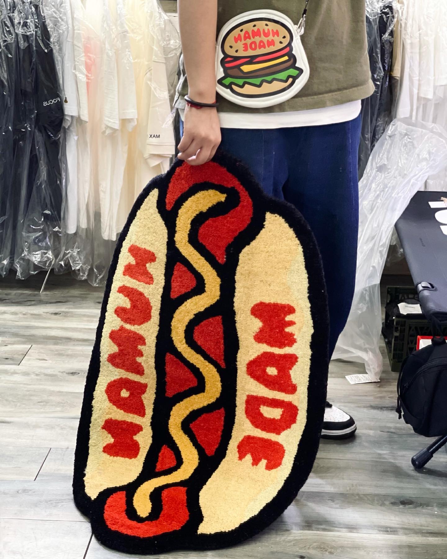 新·品·上·架HUMAN MADE 你想要熱狗還是漢堡啊？ Hamburger Pouch 斜孭