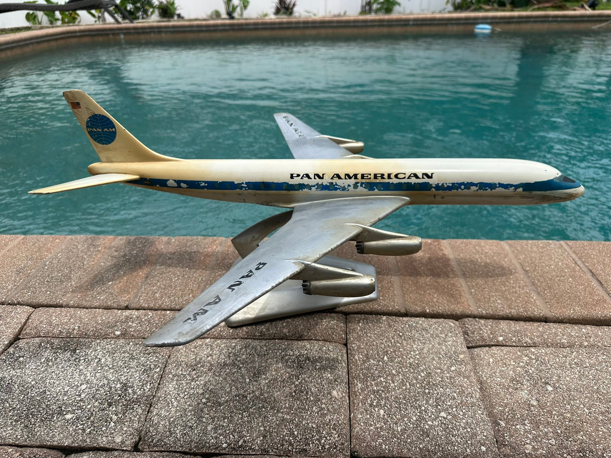 Pacmin 1/100 scale airliner models for sale