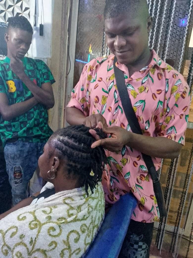 Sir walex Barbing saloon