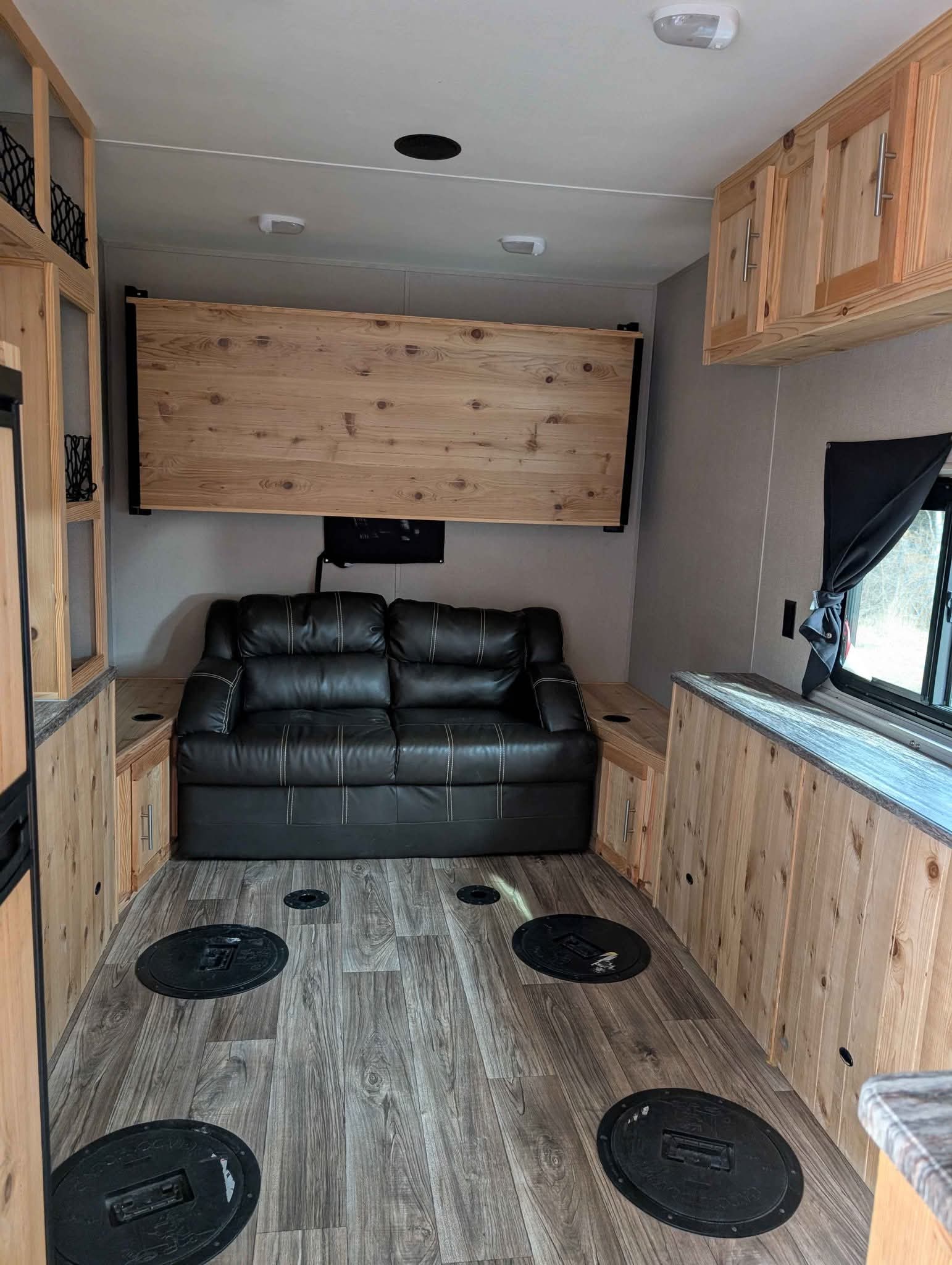 2016 Glacier Ragen fish house/ travel trailer/ camper - RVs & Campers ...