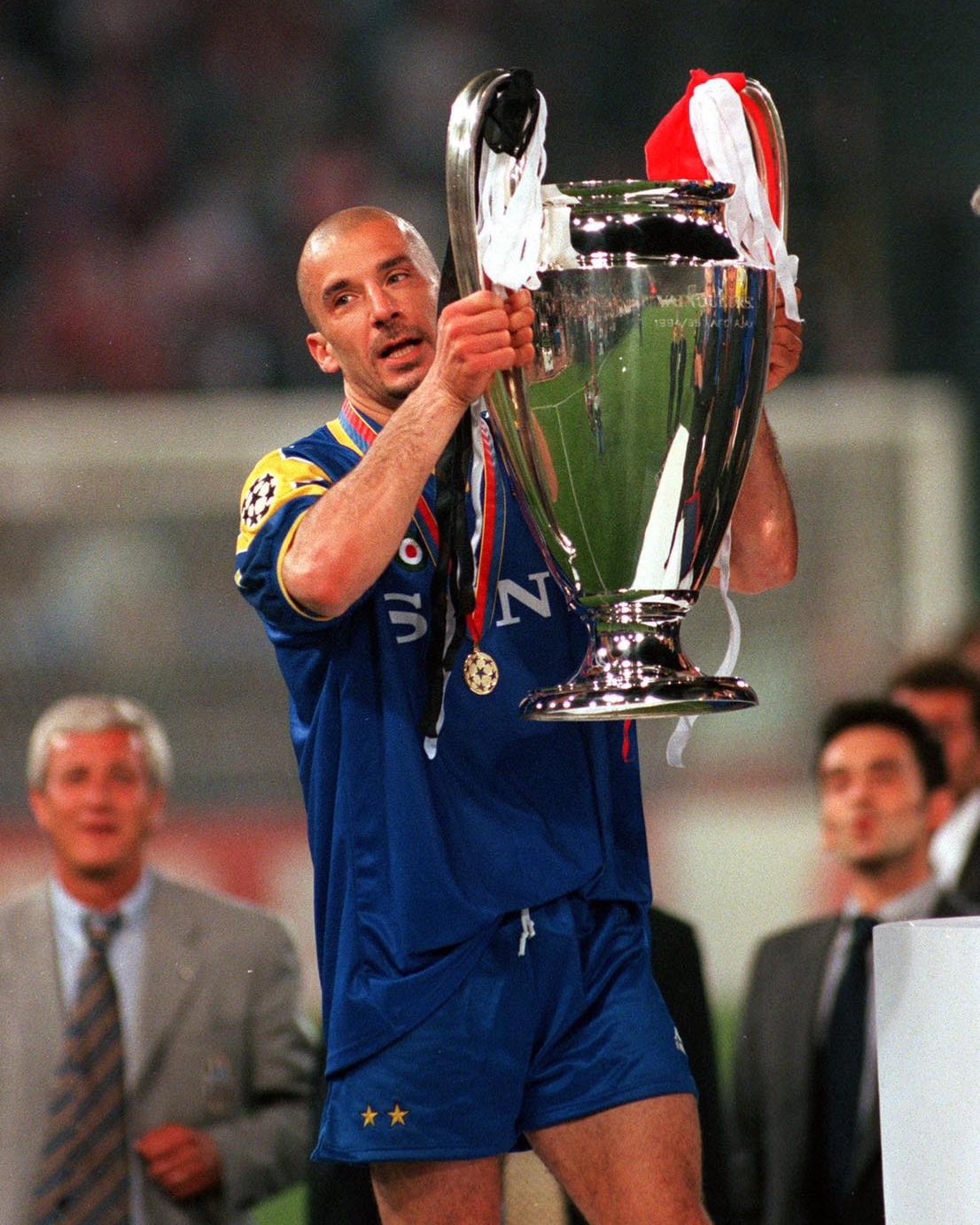 OnThisDay in 1992, #UCL winner Gianluca Vialli made his debut for