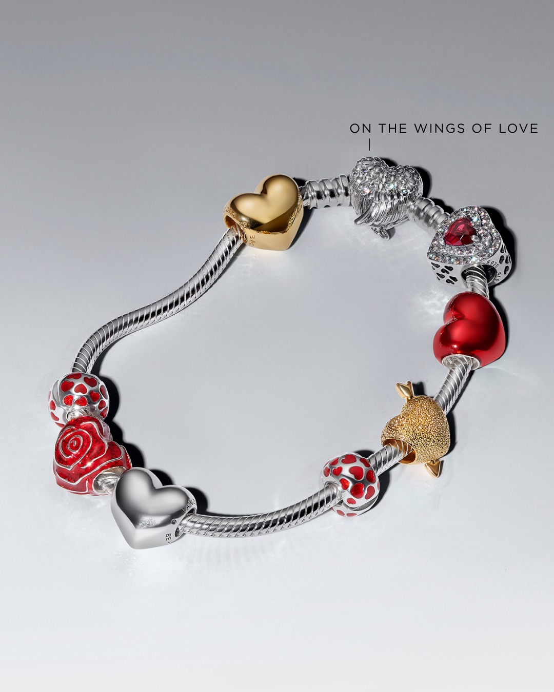 Lock your eyes on our new snake chain bracelet and charm your way