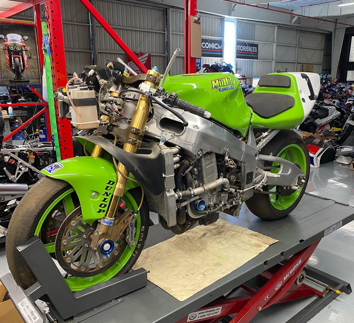 Ollie has the ZX7RR vin 00038 back on the lift as some parts are