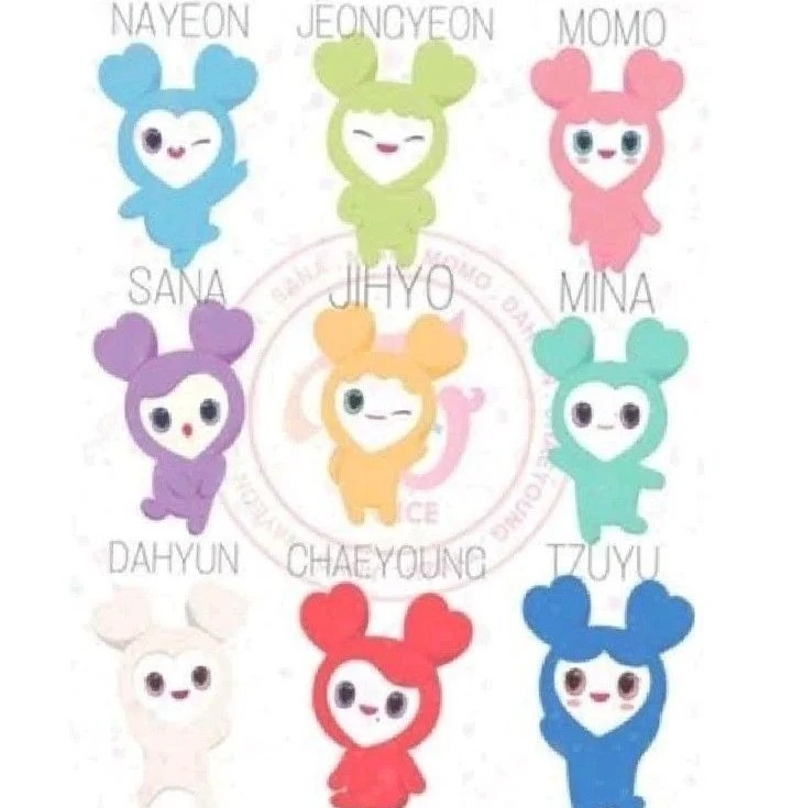 Lovely réplicas $6 cada una #Nayeon✓ #Jeongyeon❎ #Momo✓ #Sana